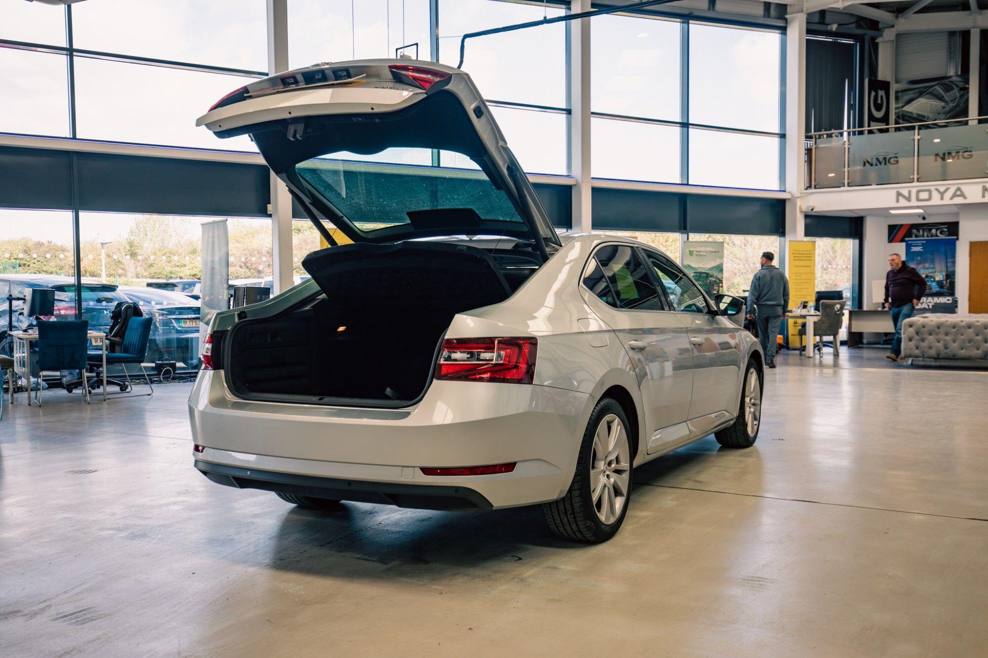 Skoda Superb view 31
