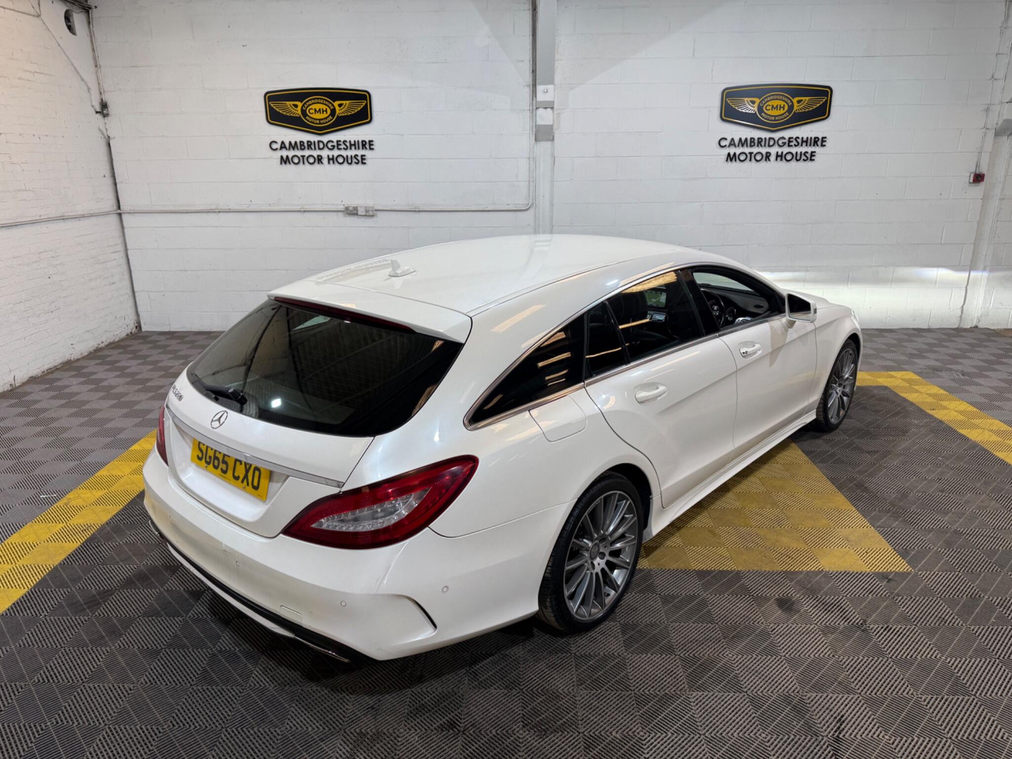 Mercedes-Benz CLS view 17