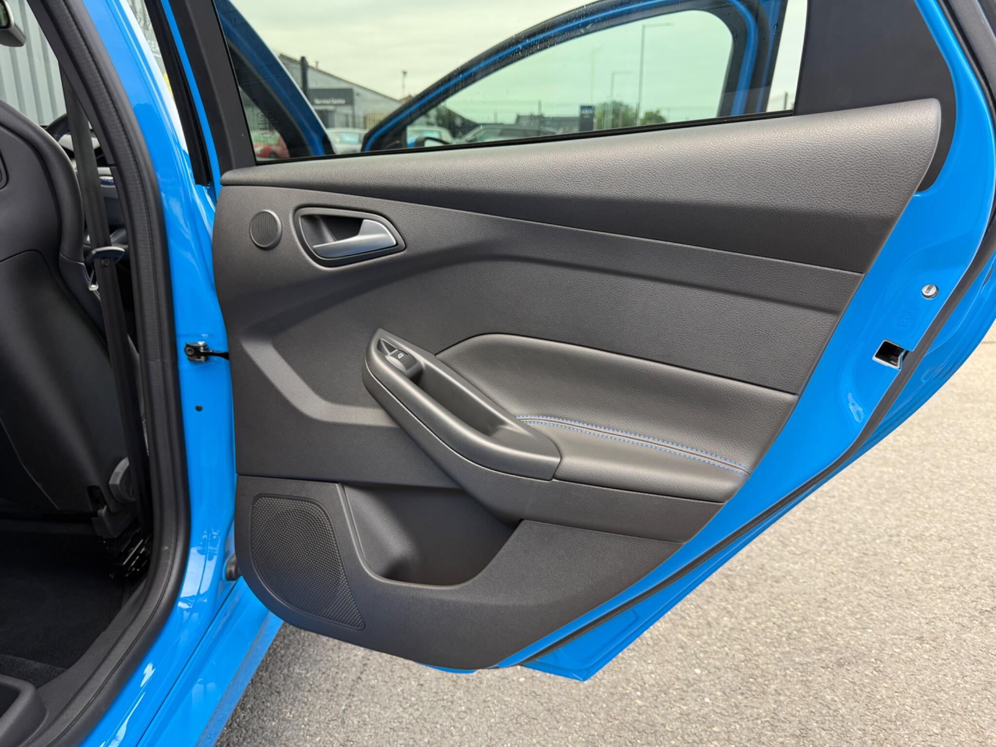 Ford Focus view 52
