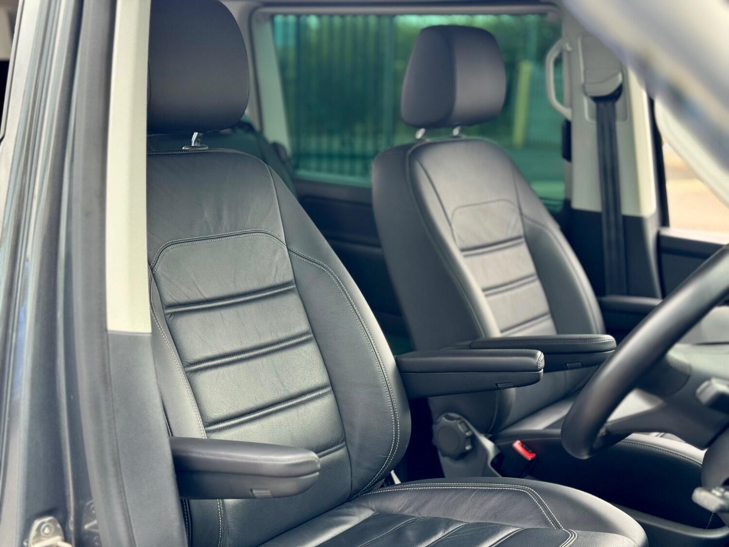 Volkswagen Caravelle view 34