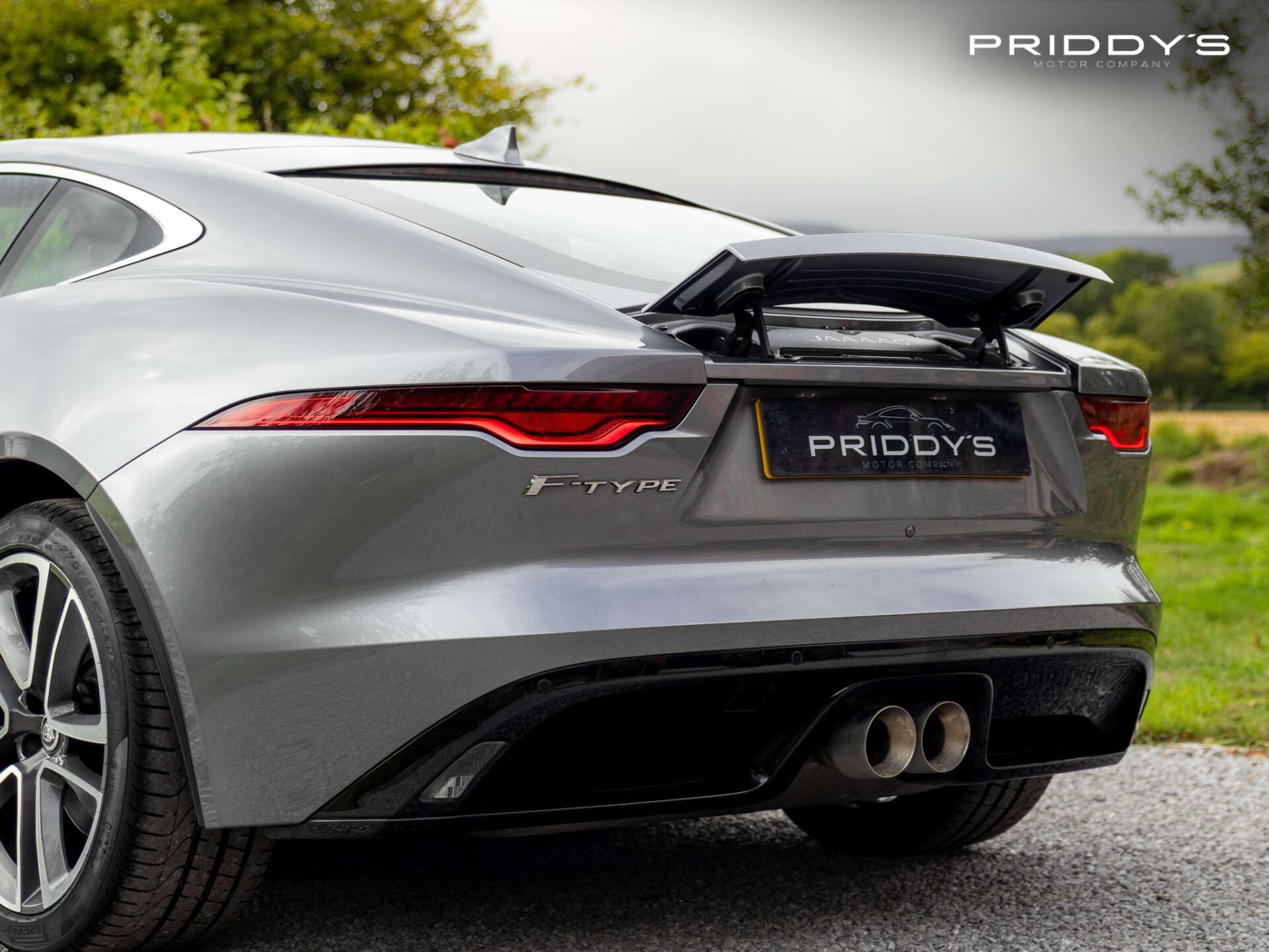 Jaguar F-Type view 43