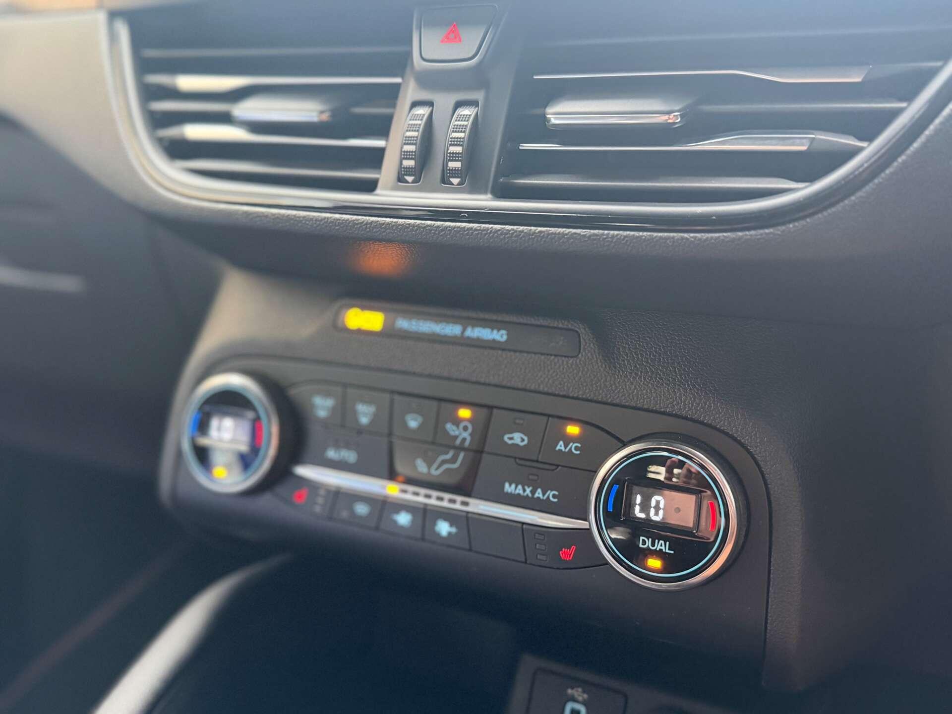 Ford Focus view 18