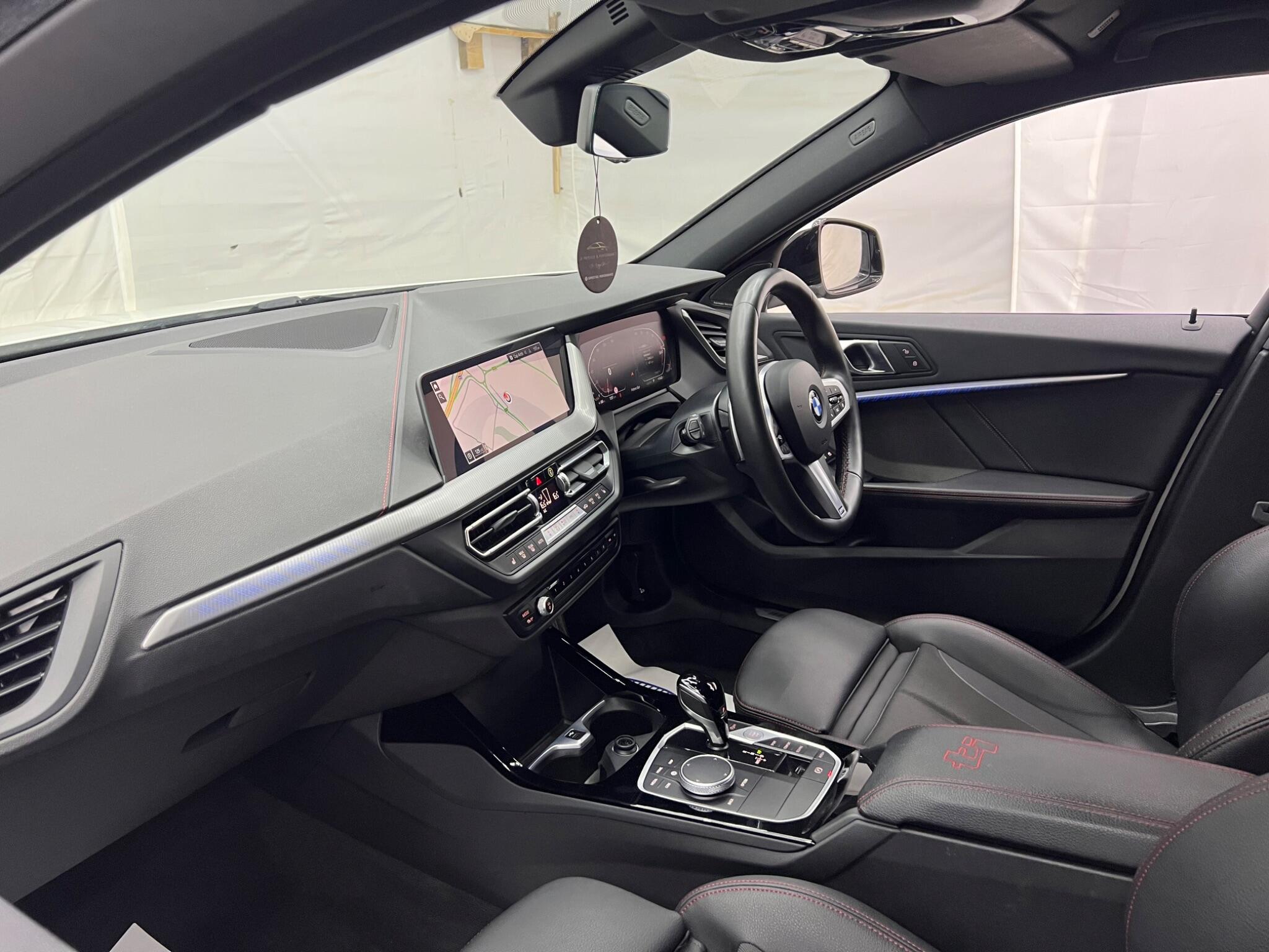 BMW 1 Series view 15
