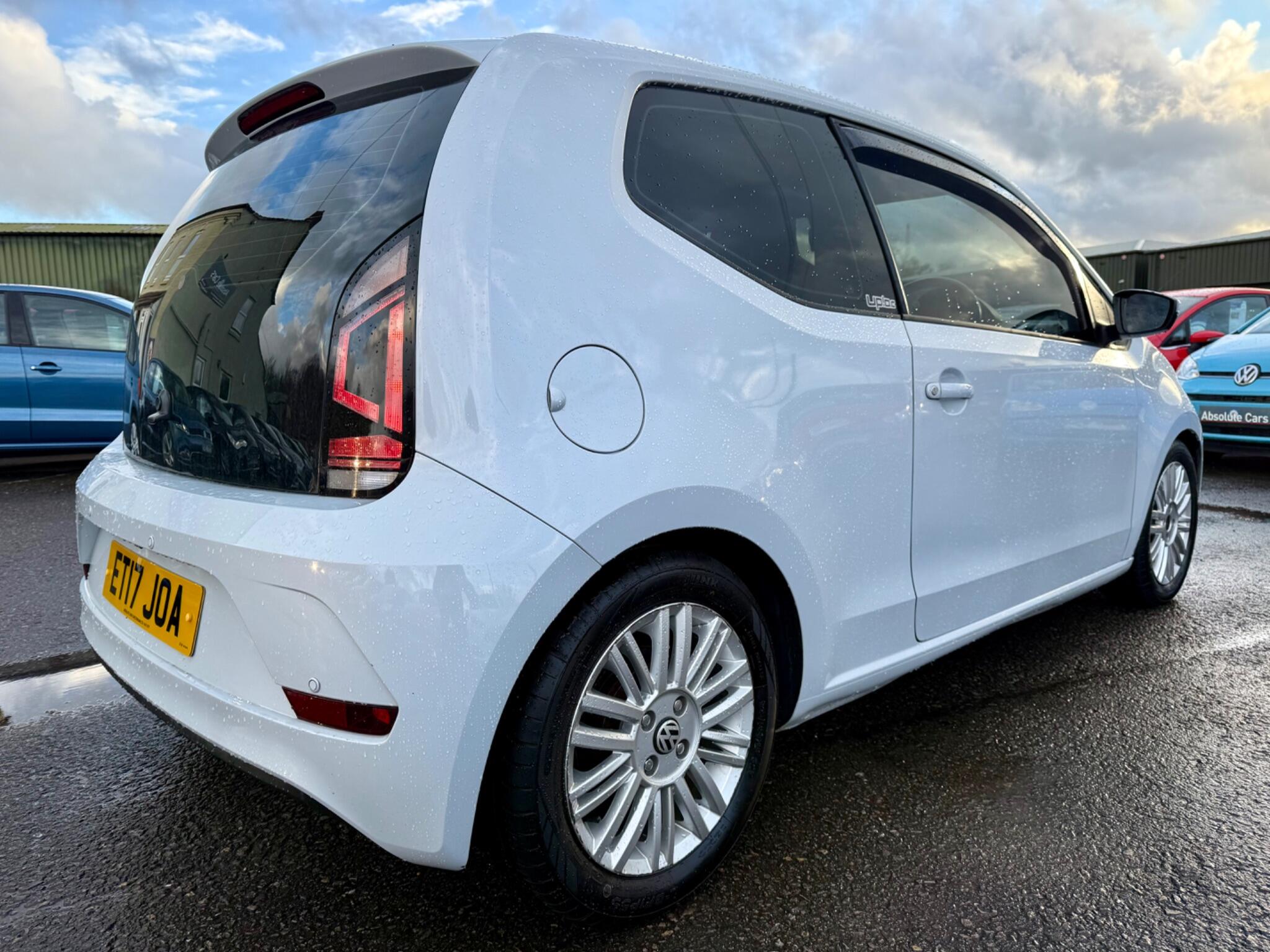 2017 Volkswagen up! 1.0 Move up! Euro 6 (s/s) 3dr • 78,022 miles image 7