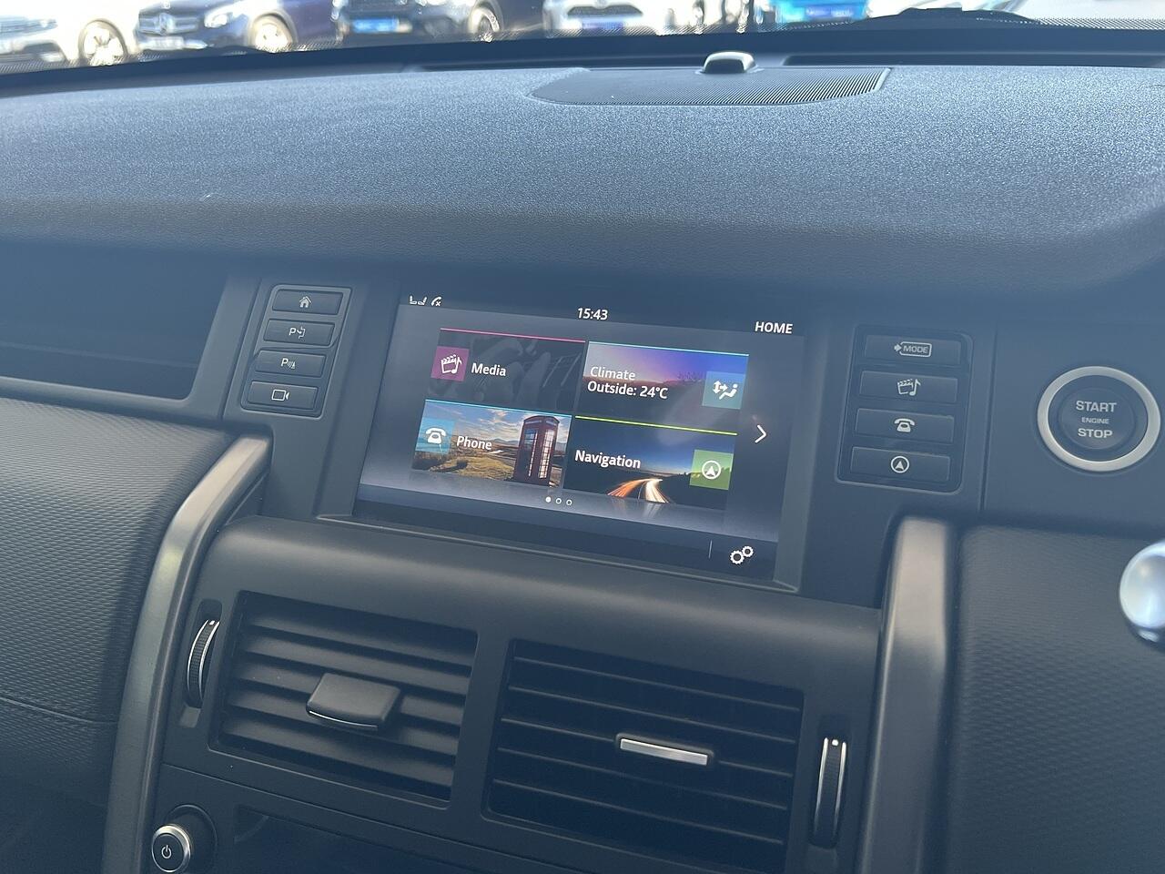 Land Rover Discovery Sport view 15