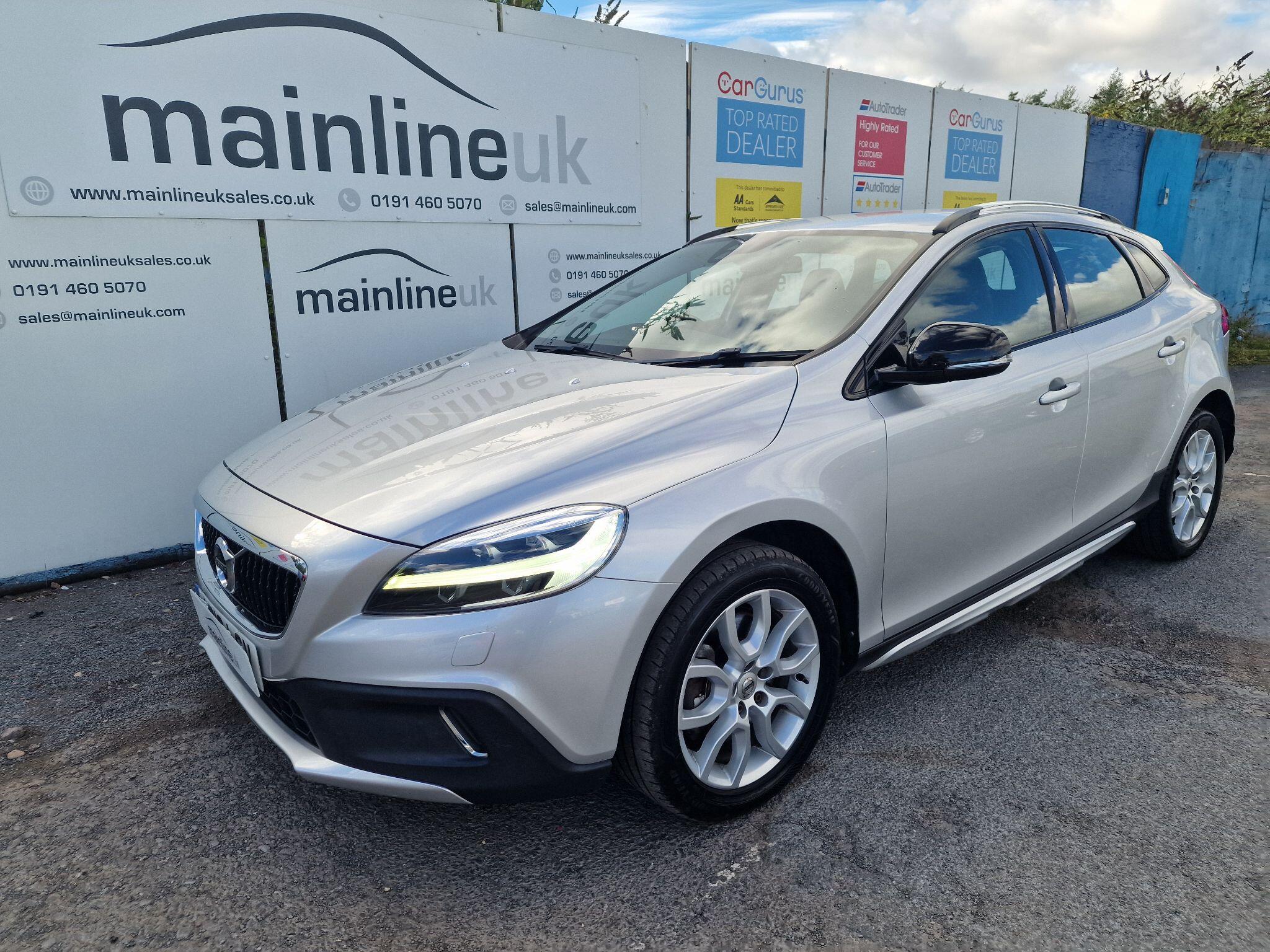 Volvo V40 Cross Country view 10