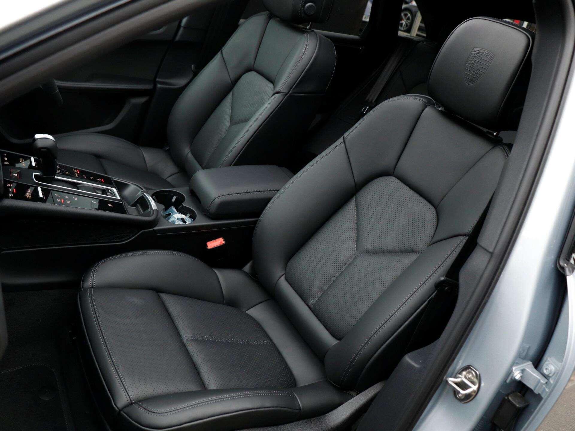 Porsche Macan view 27