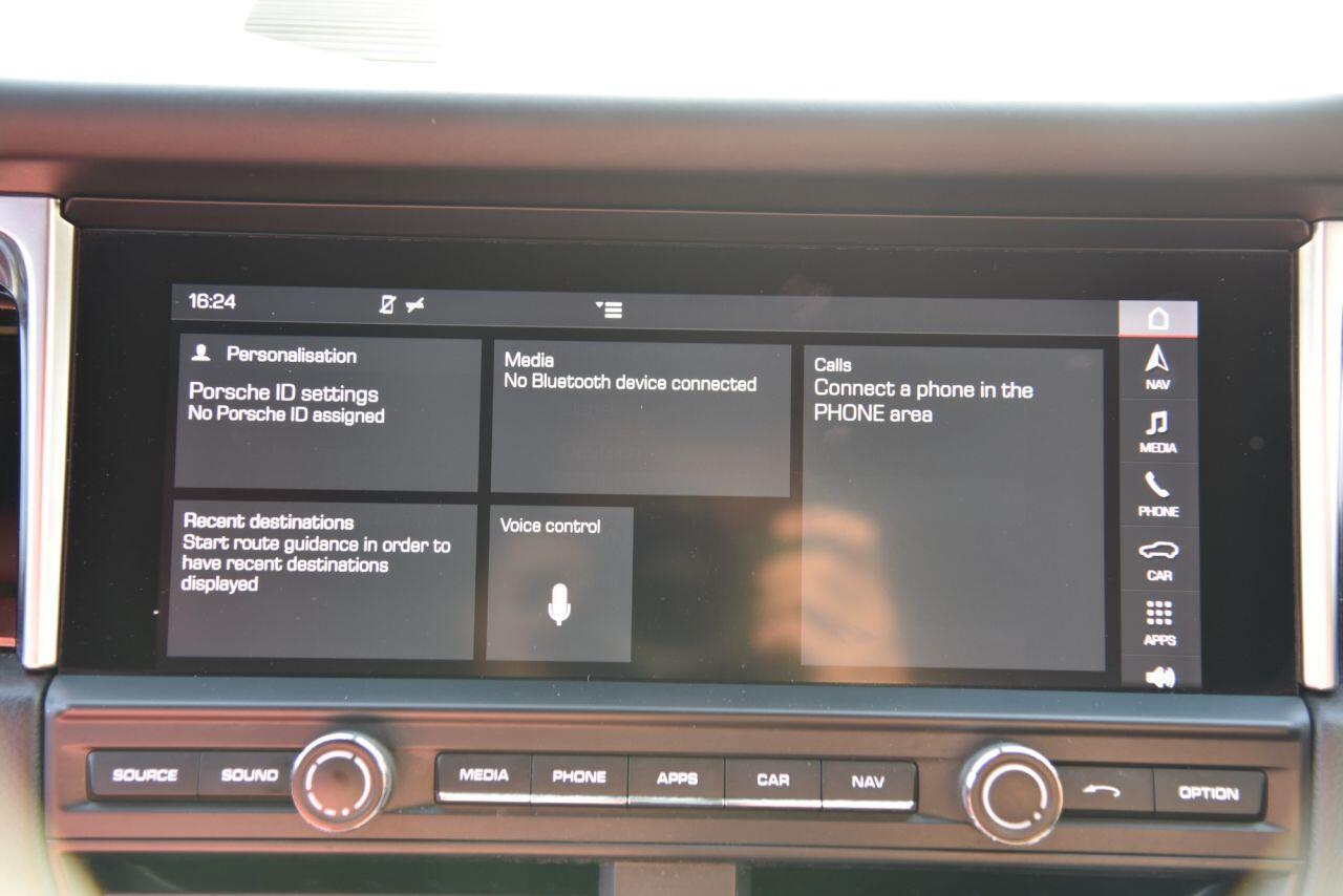 Porsche Macan view 39