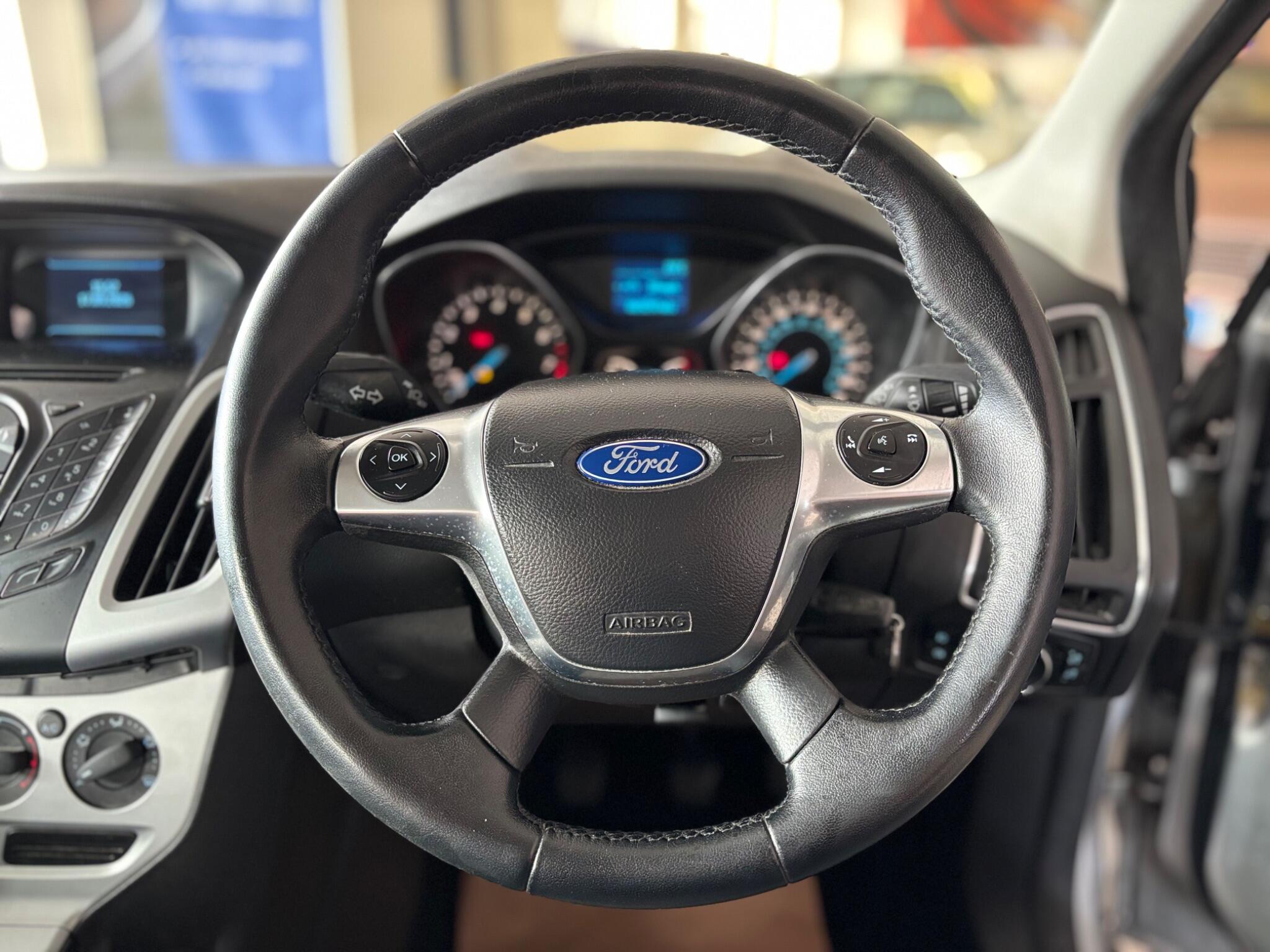Ford Focus view 20