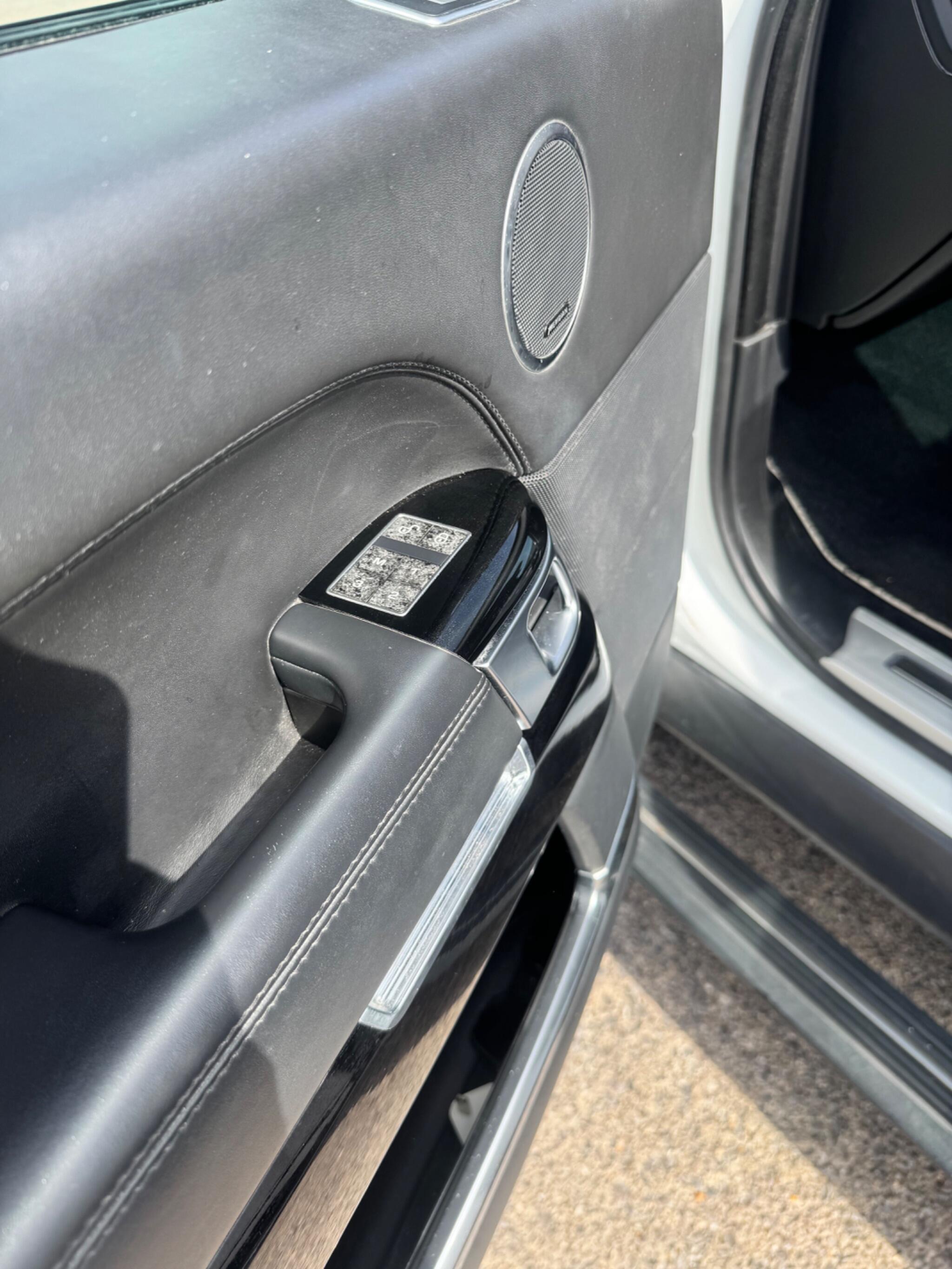 Land Rover Range Rover view 32