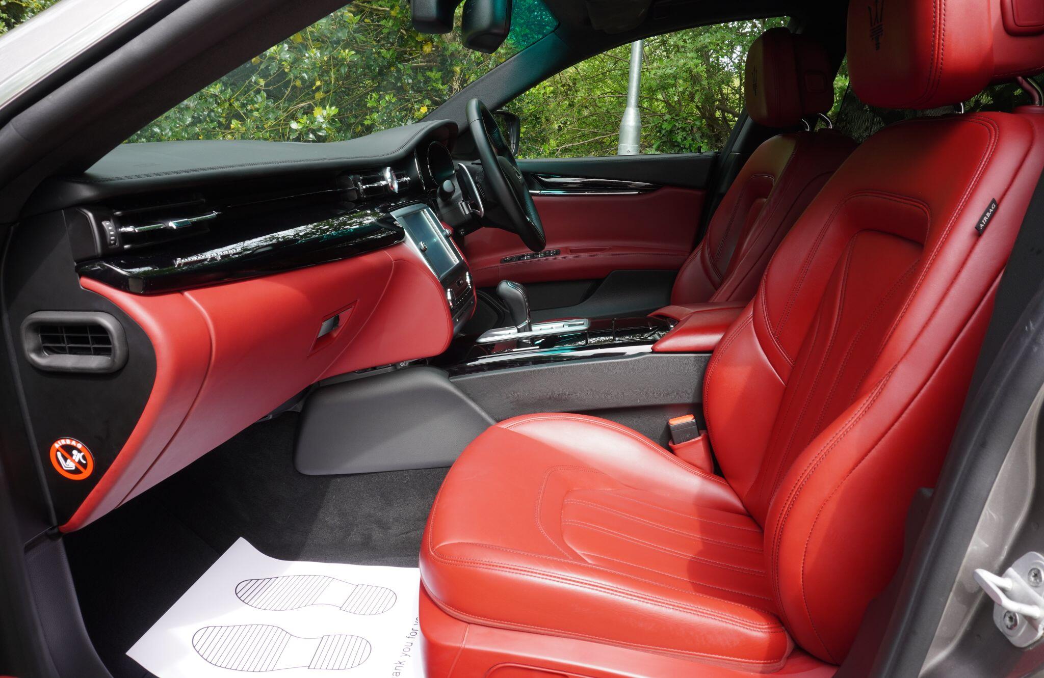Maserati Quattroporte view 55