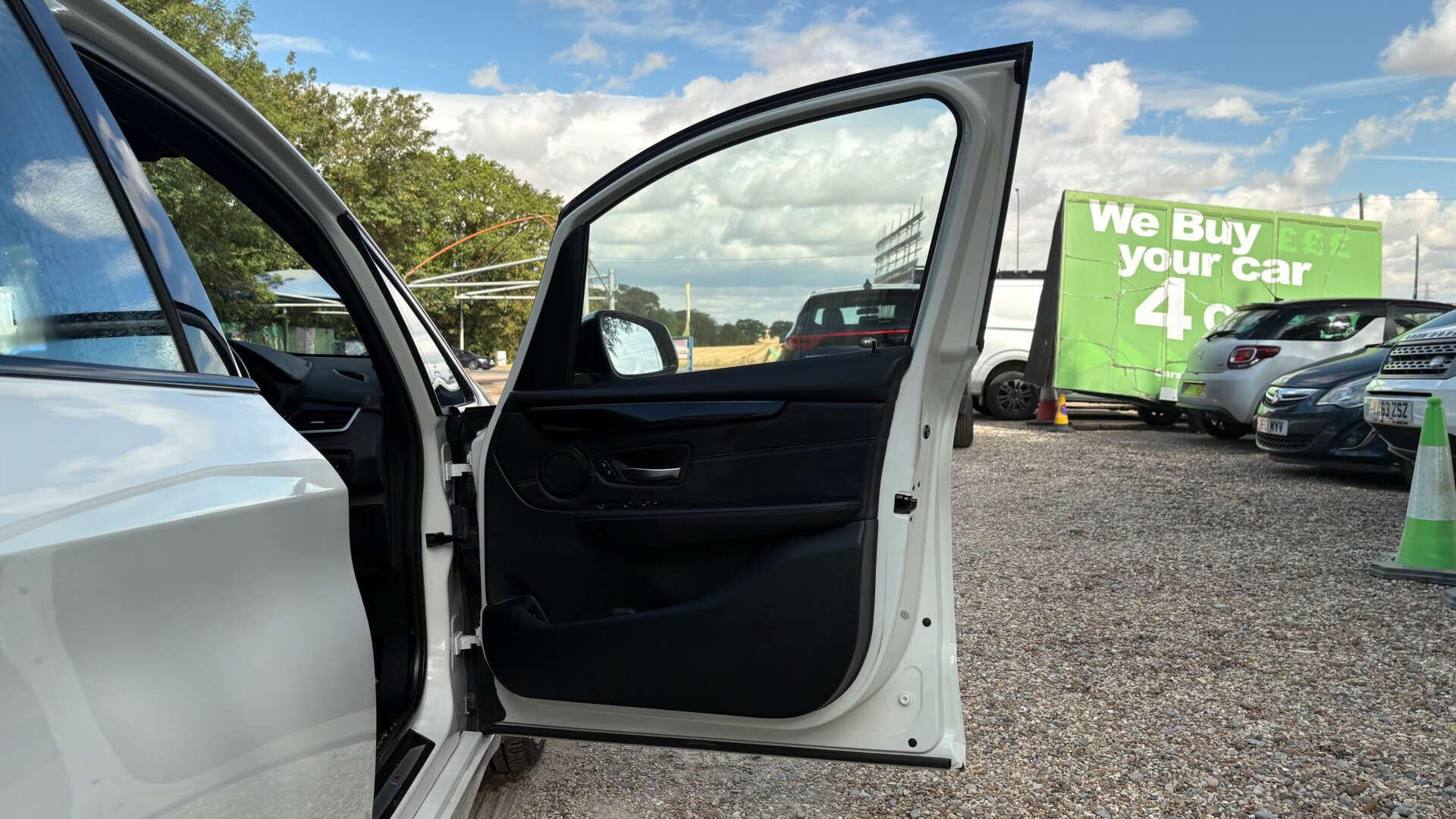 BMW 2 Series view 44