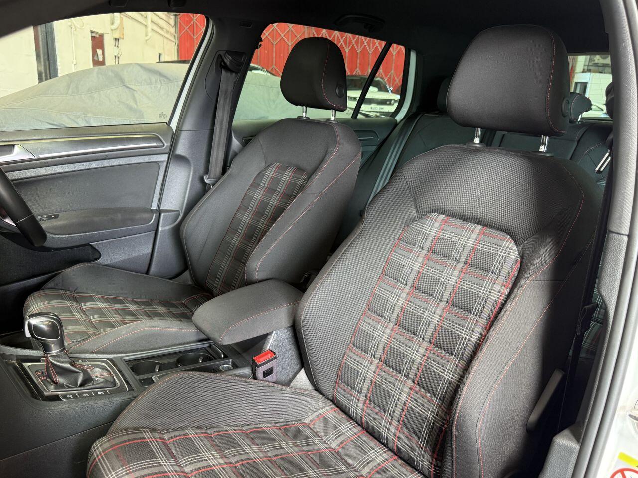 Volkswagen Golf view 54