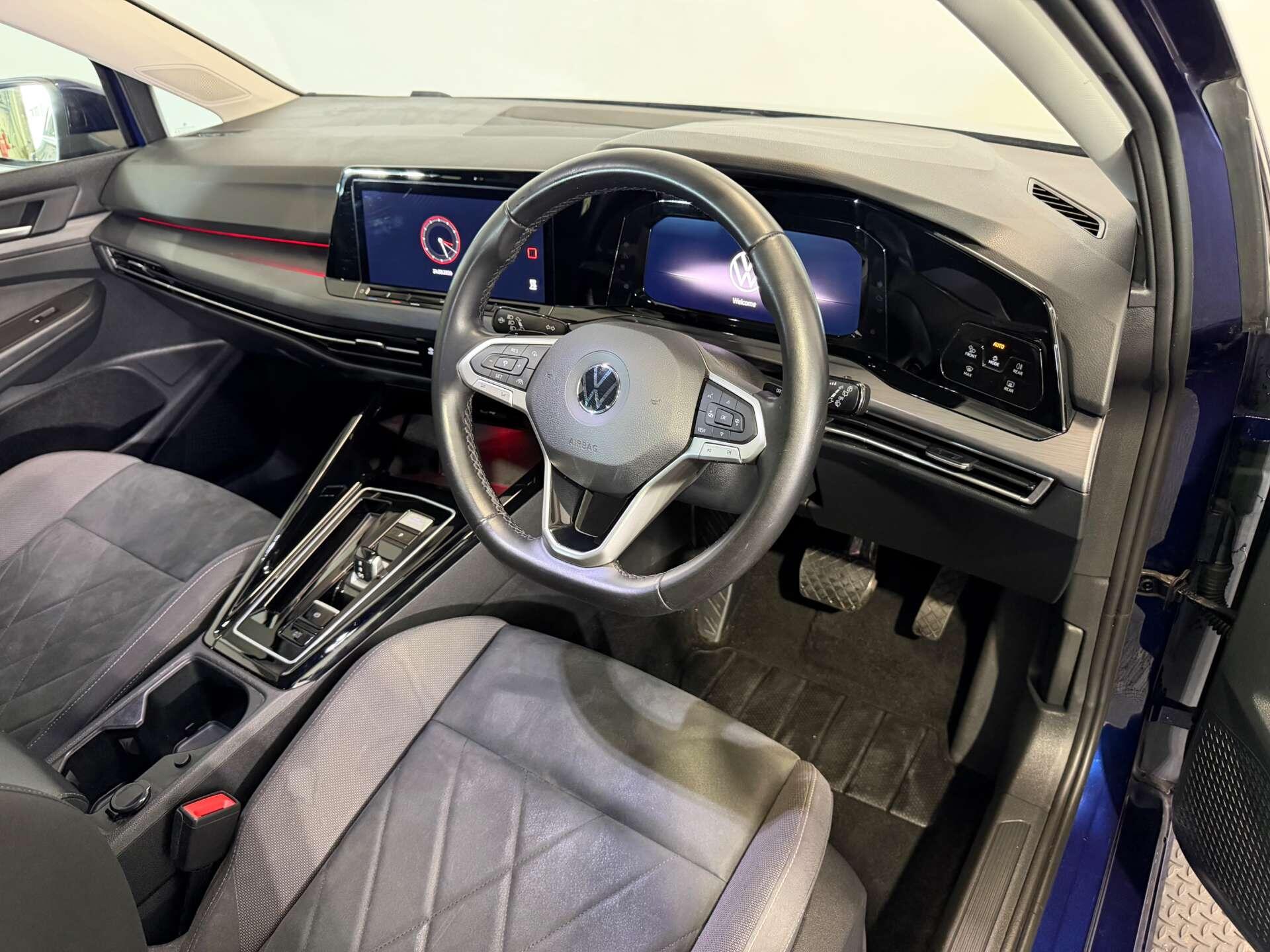 Volkswagen Golf view 13
