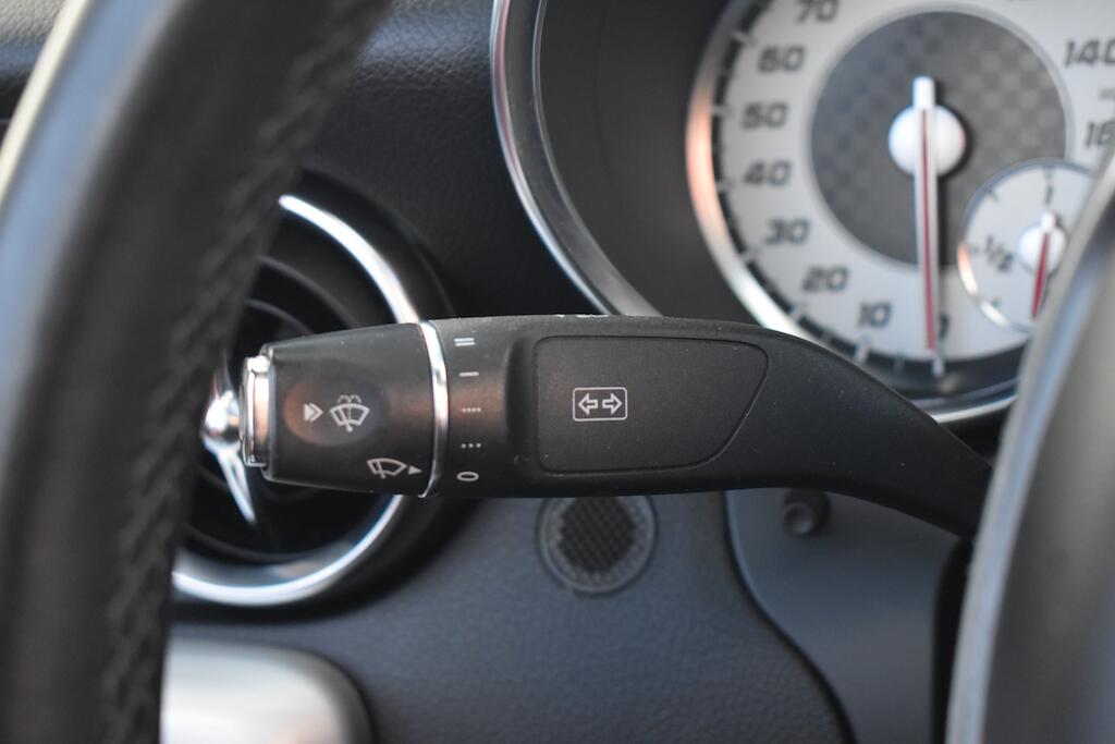 Mercedes-Benz SLK view 39