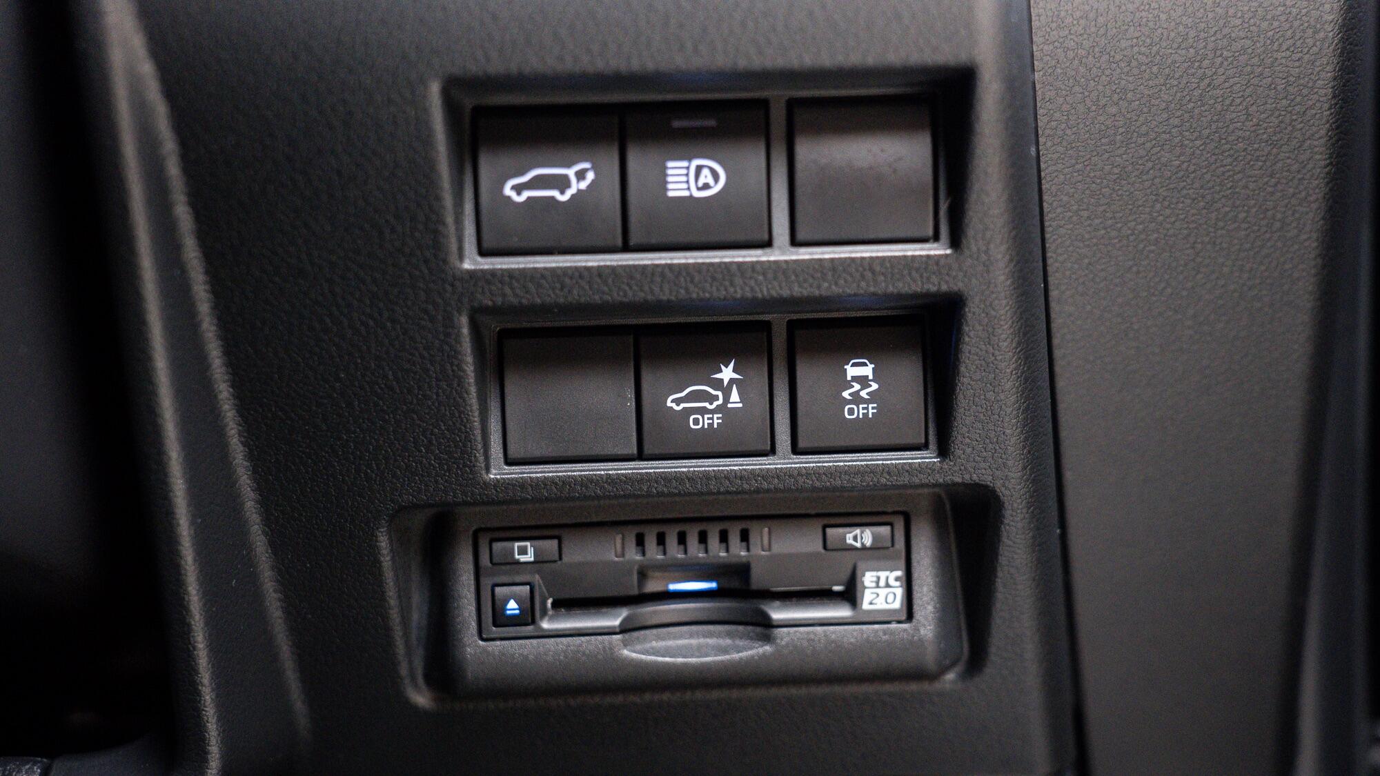 Toyota Land Cruiser view 23