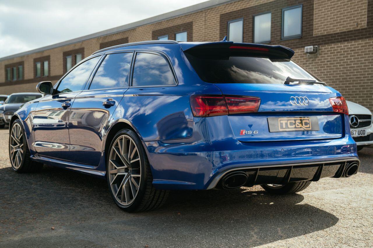 Audi RS6 view 16