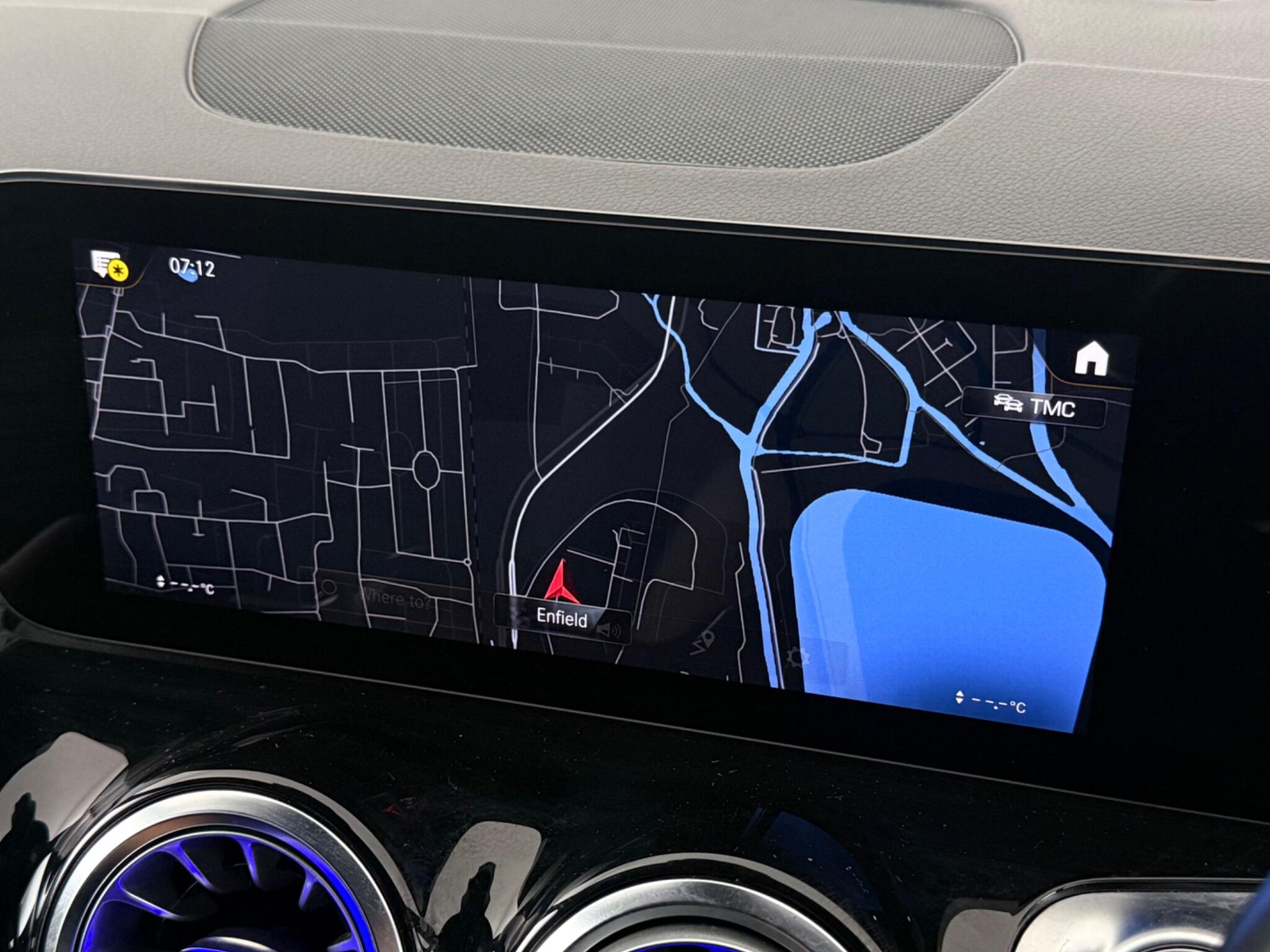 Mercedes-Benz GLB view 28