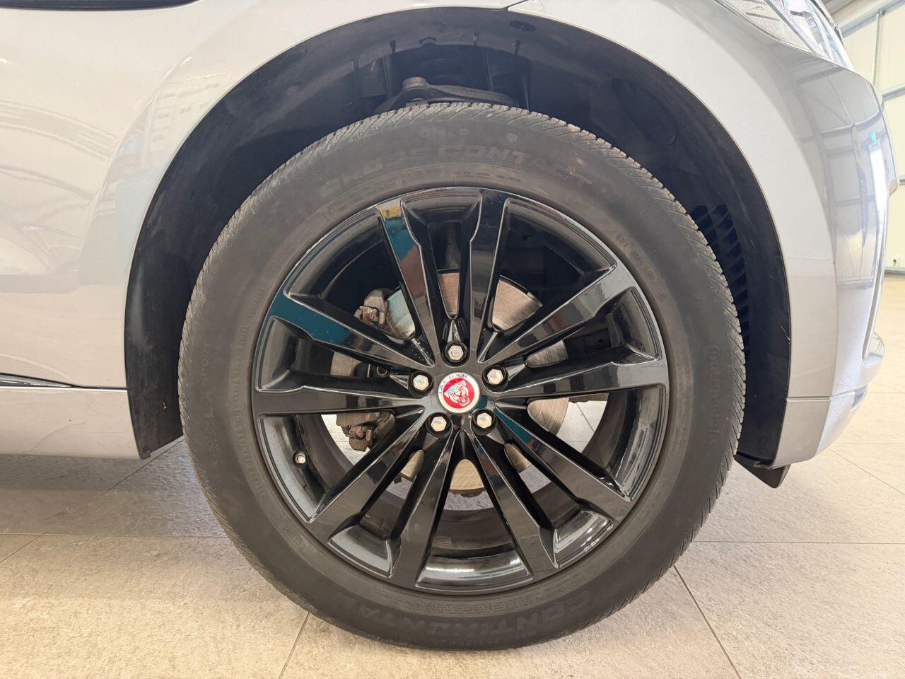 Jaguar F-Pace view 17
