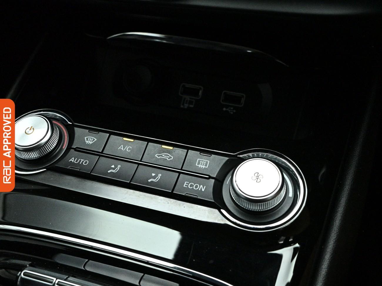 MG MG5 view 17