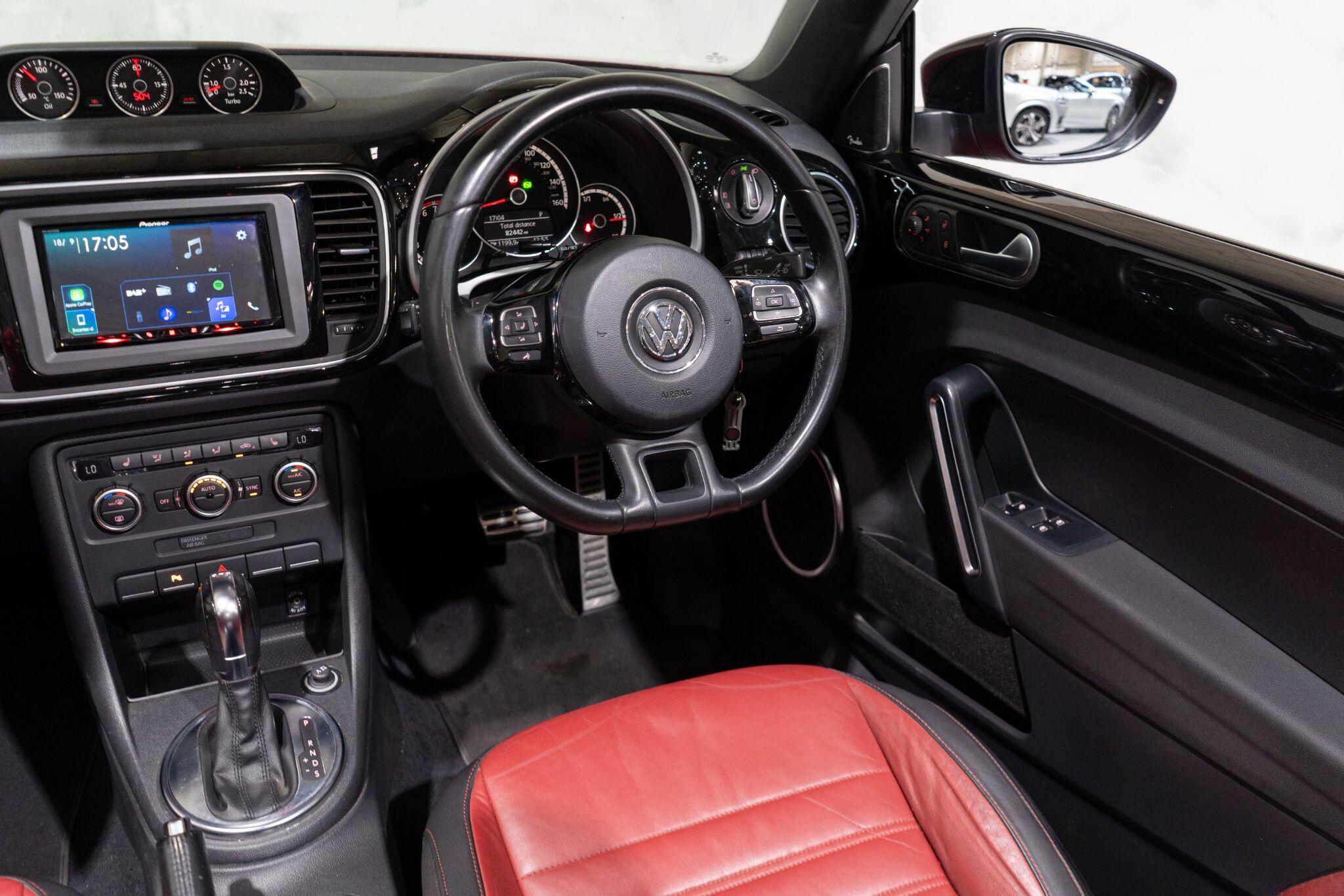 Volkswagen Beetle view 18
