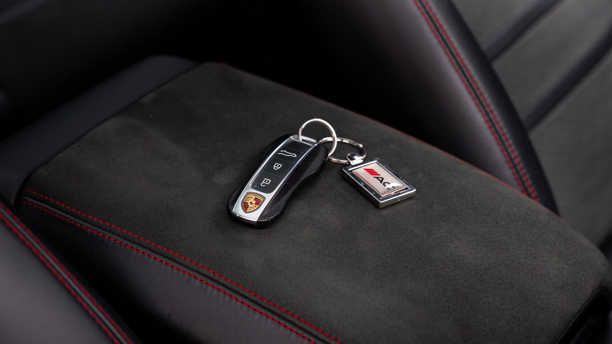 Porsche Cayenne view 57