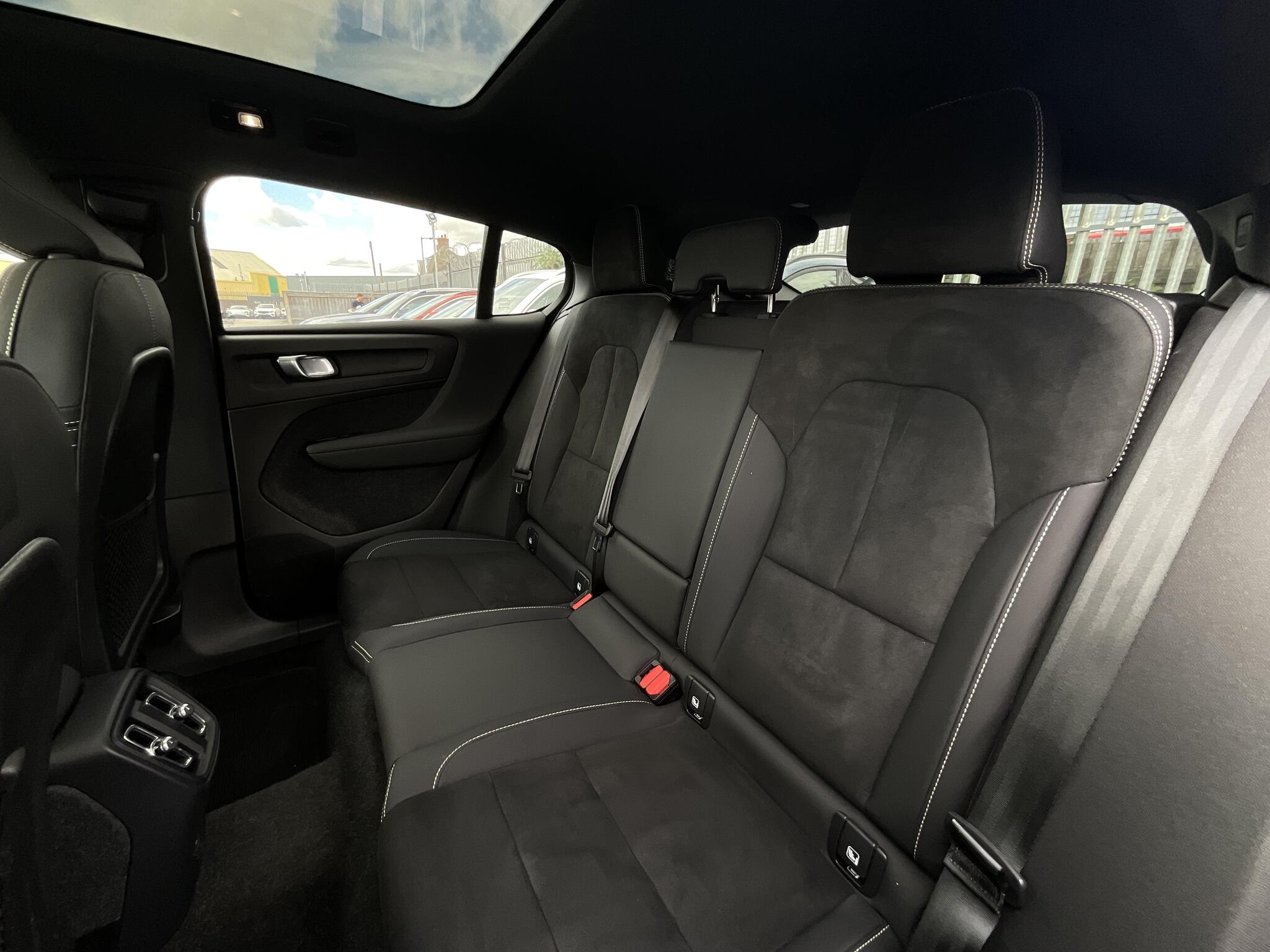 Volvo C40 view 14