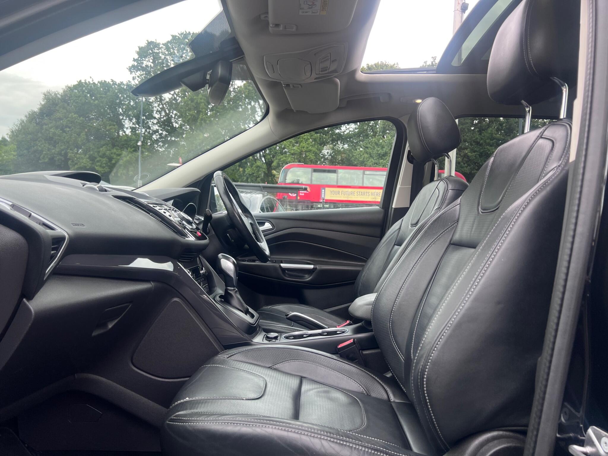 Ford Kuga view 34