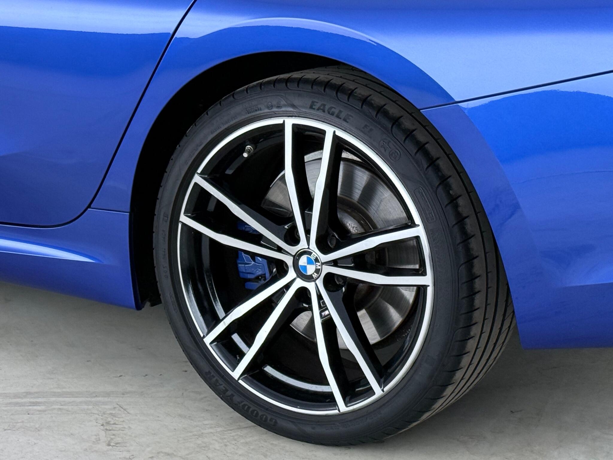 BMW 3 Series view 9