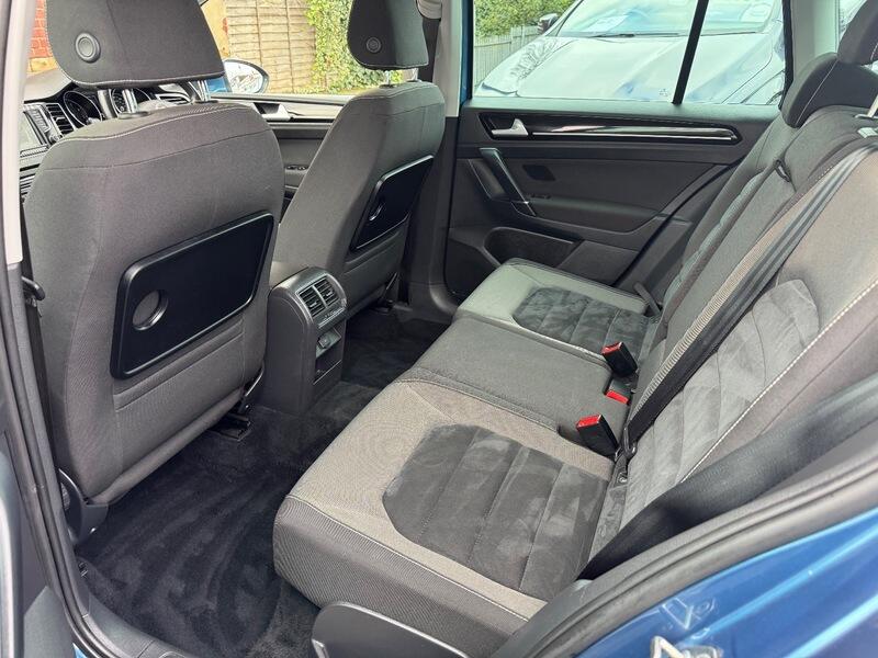Volkswagen Golf SV view 18