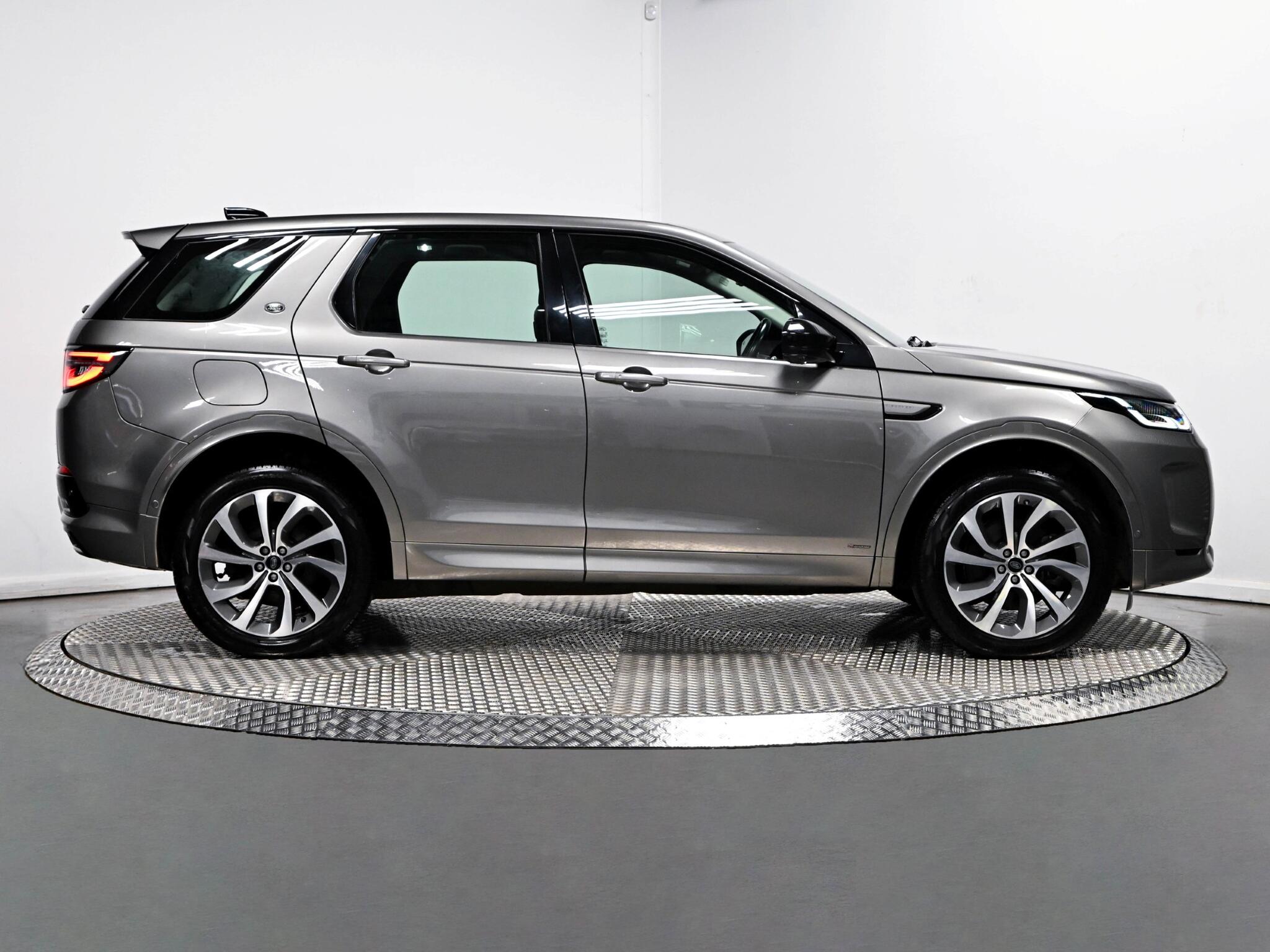 Land Rover Discovery Sport view 38