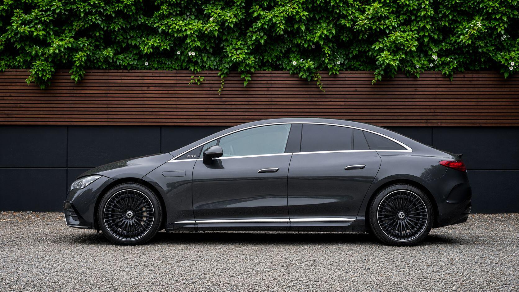 Mercedes-Benz EQE view 5