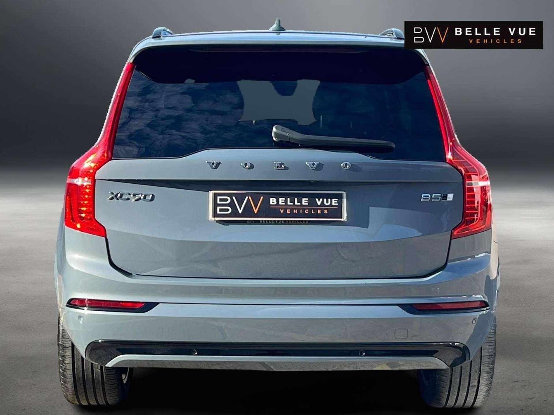 Volvo XC90 view 18