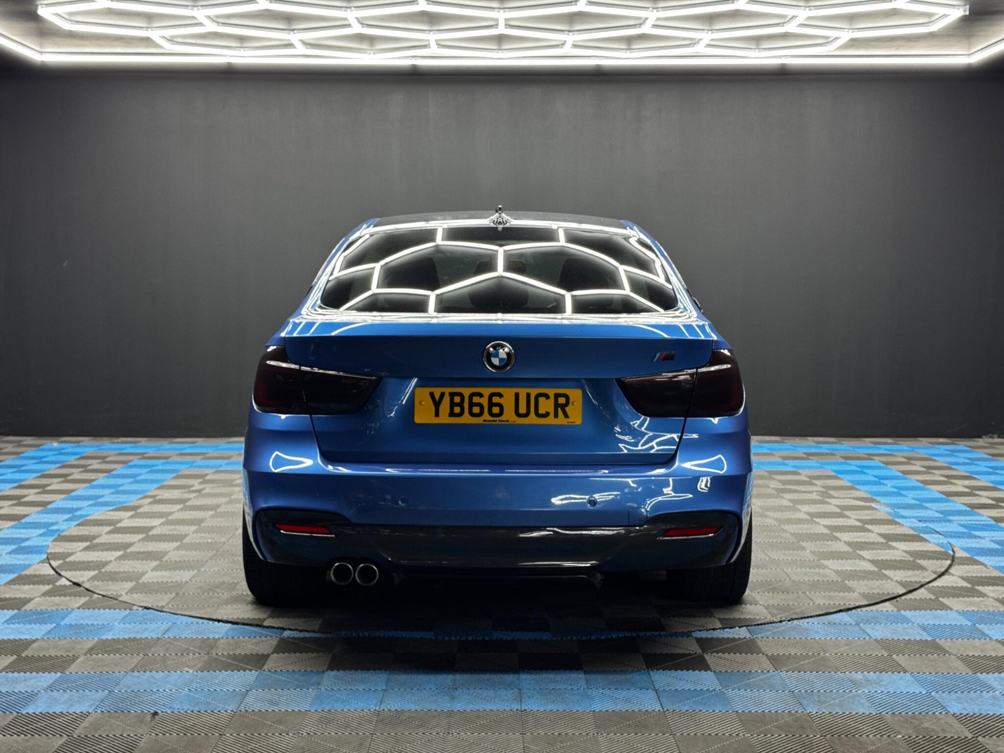 BMW 3 Series view 6