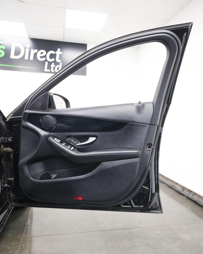Mercedes-Benz C-Class view 14
