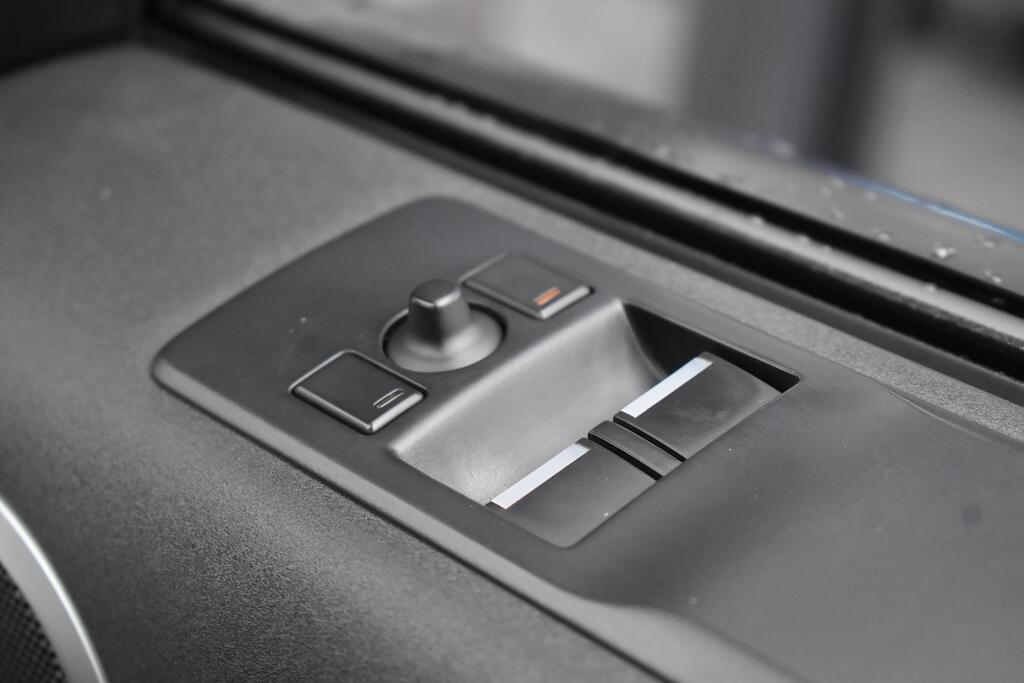 Land Rover Discovery 3 view 44