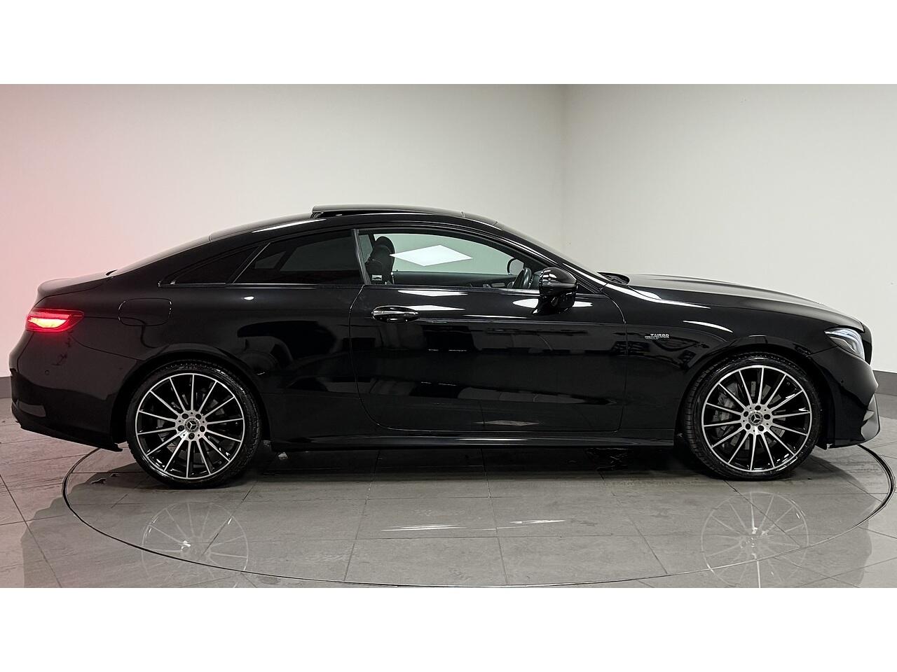 Mercedes-Benz E-Class view 9