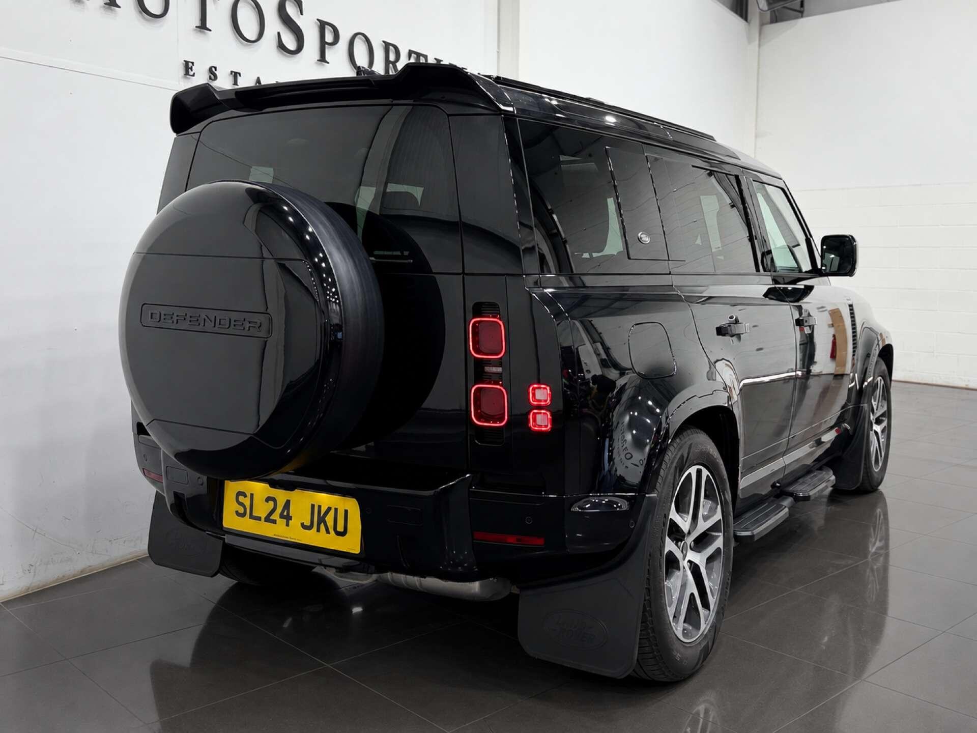 Land Rover Defender view 4