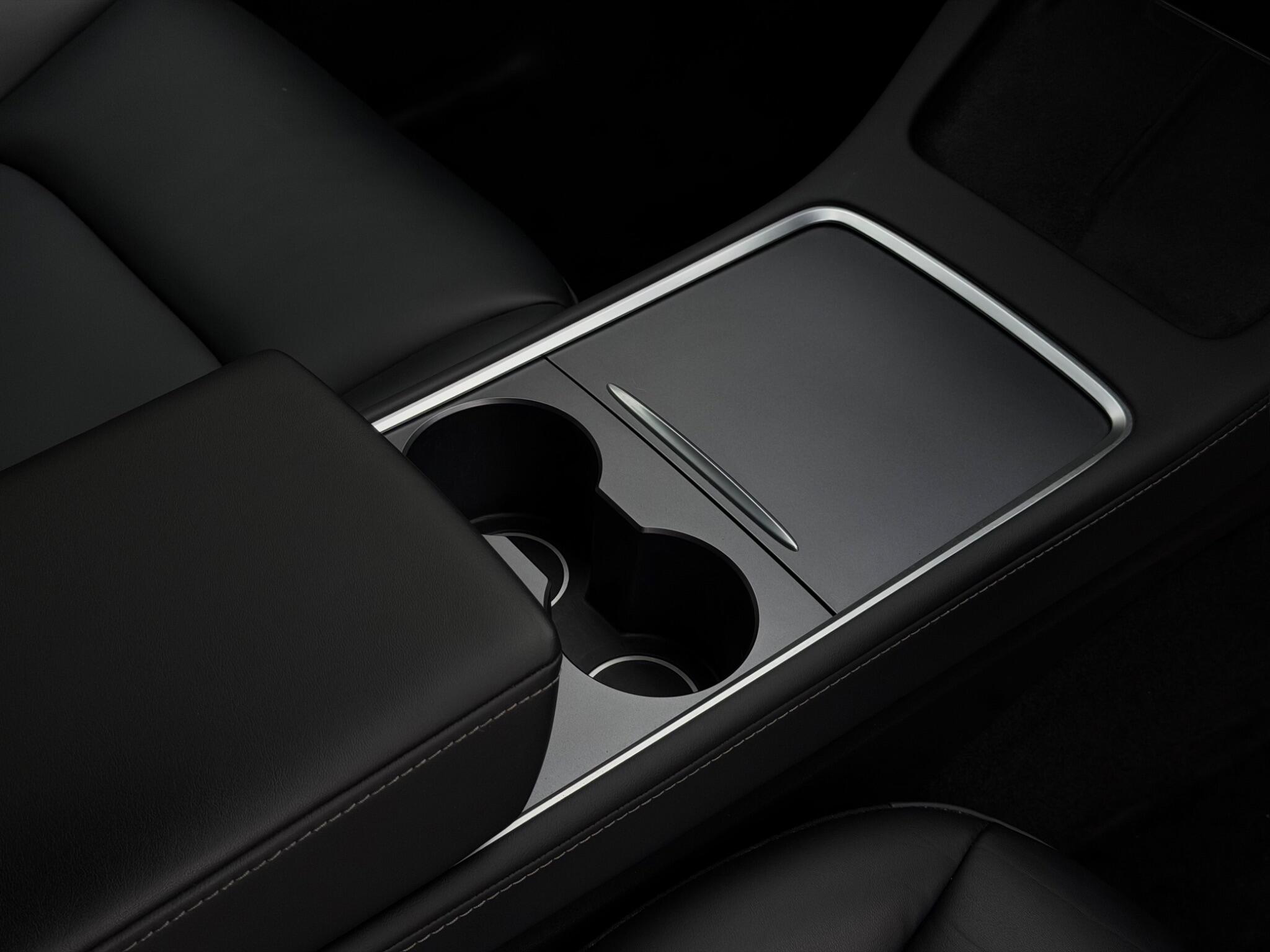 Tesla Model Y view 32