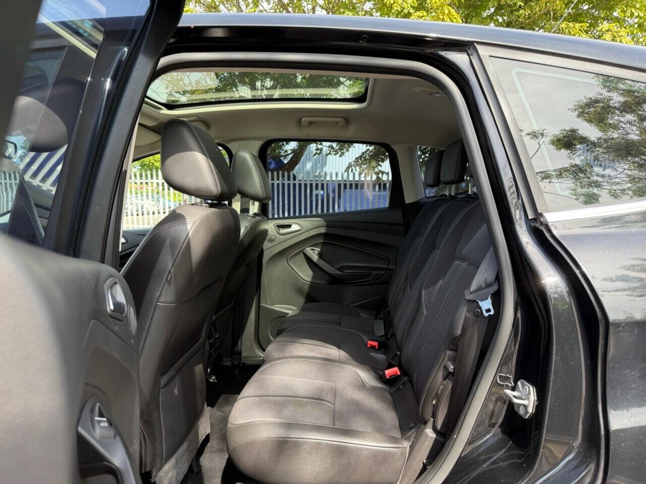 Ford C-Max view 27