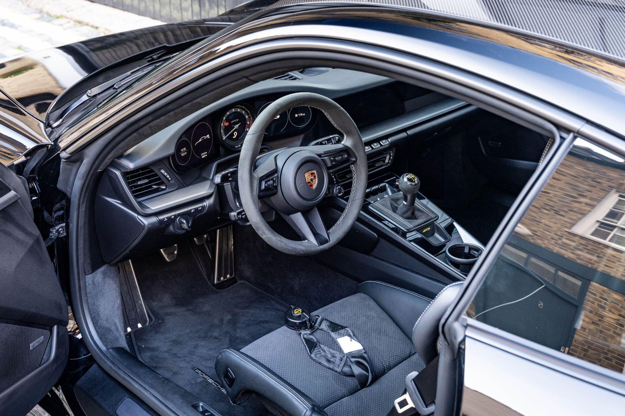 Porsche 911 view 29