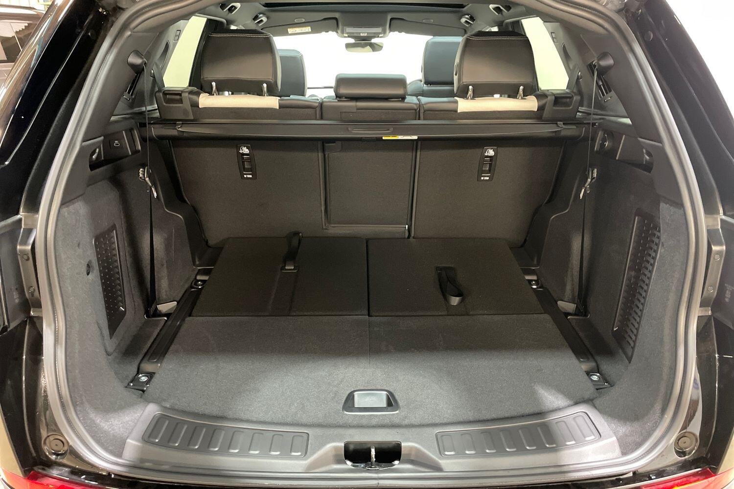Land Rover Discovery Sport view 14
