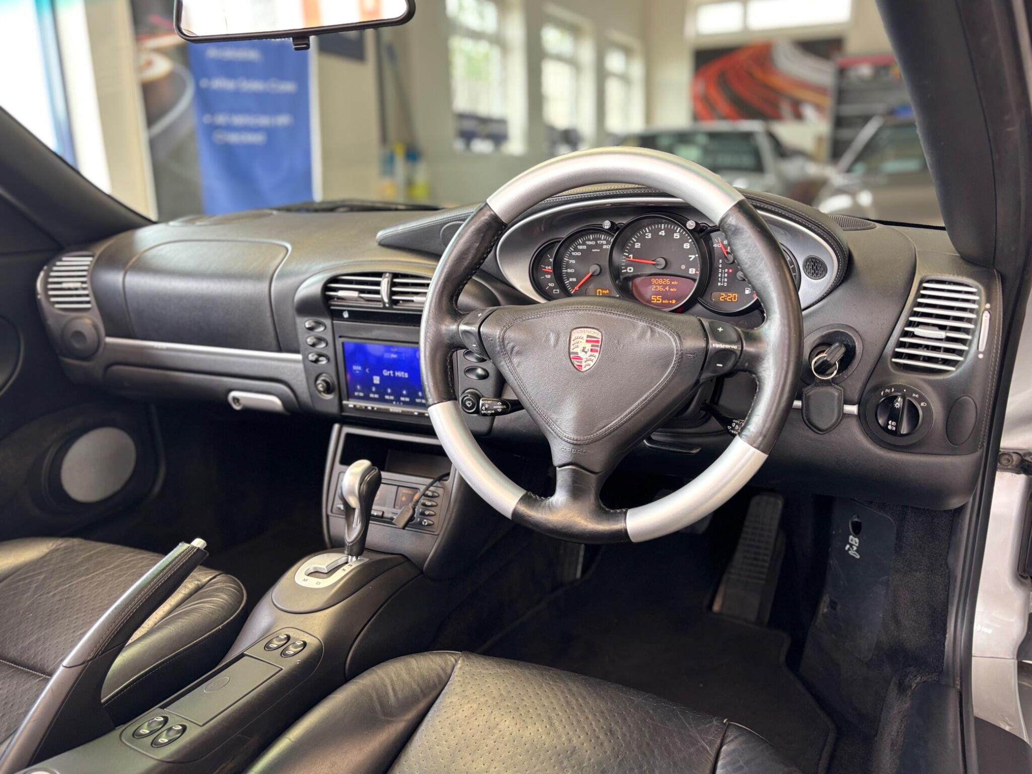Porsche 911 view 46