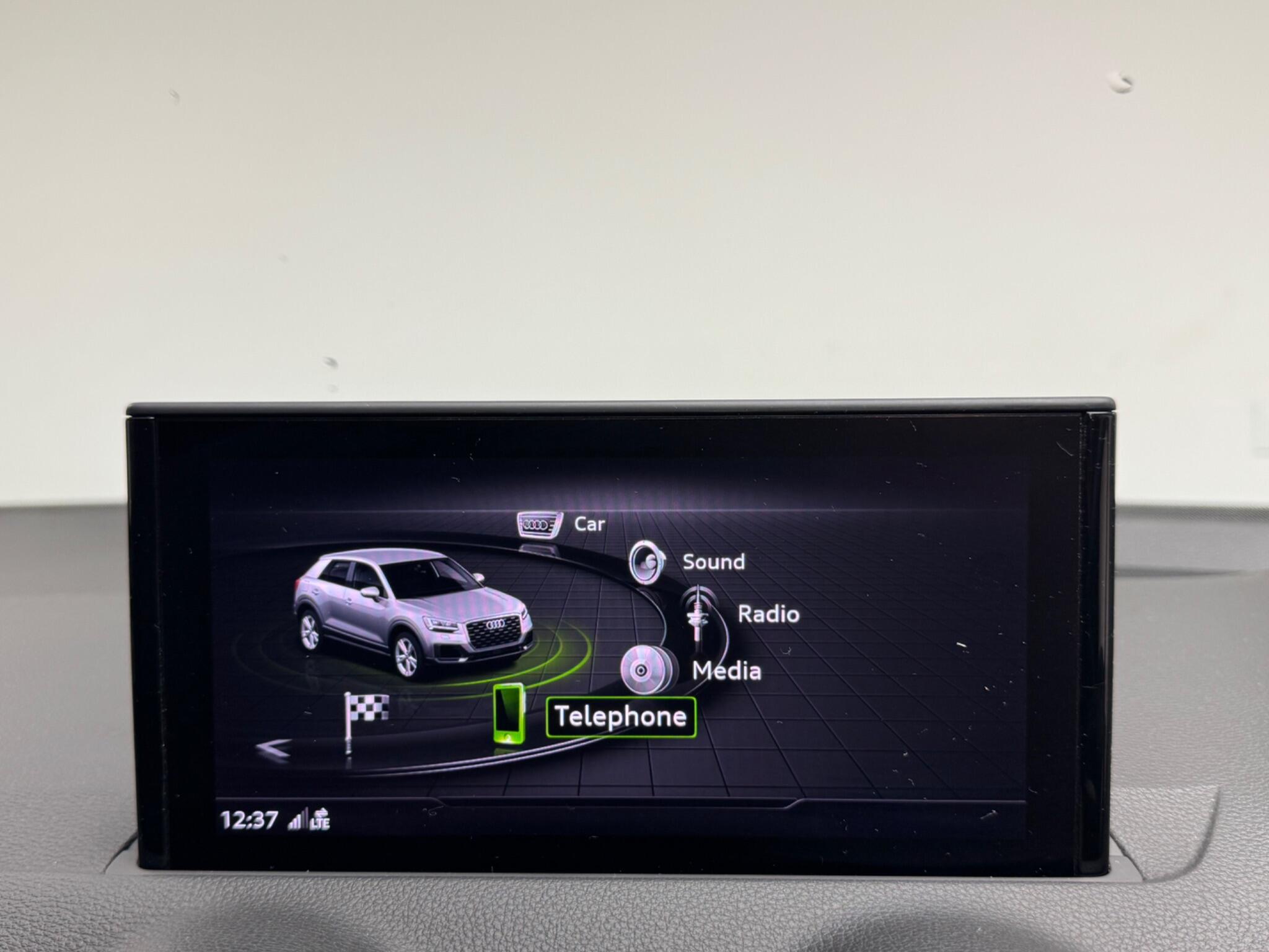 Audi Q2 view 21