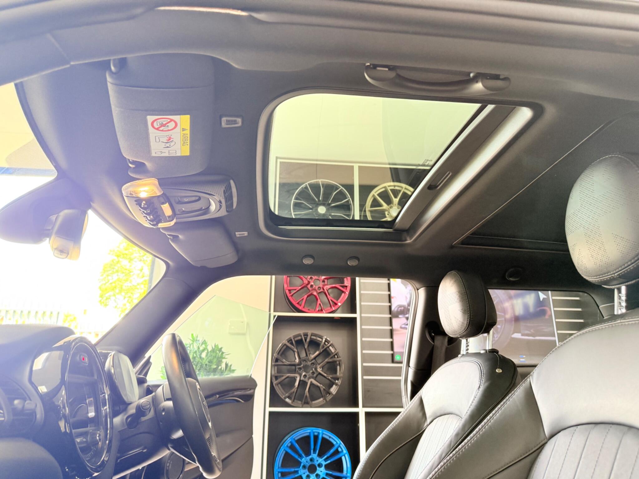 MINI Hatch view 48
