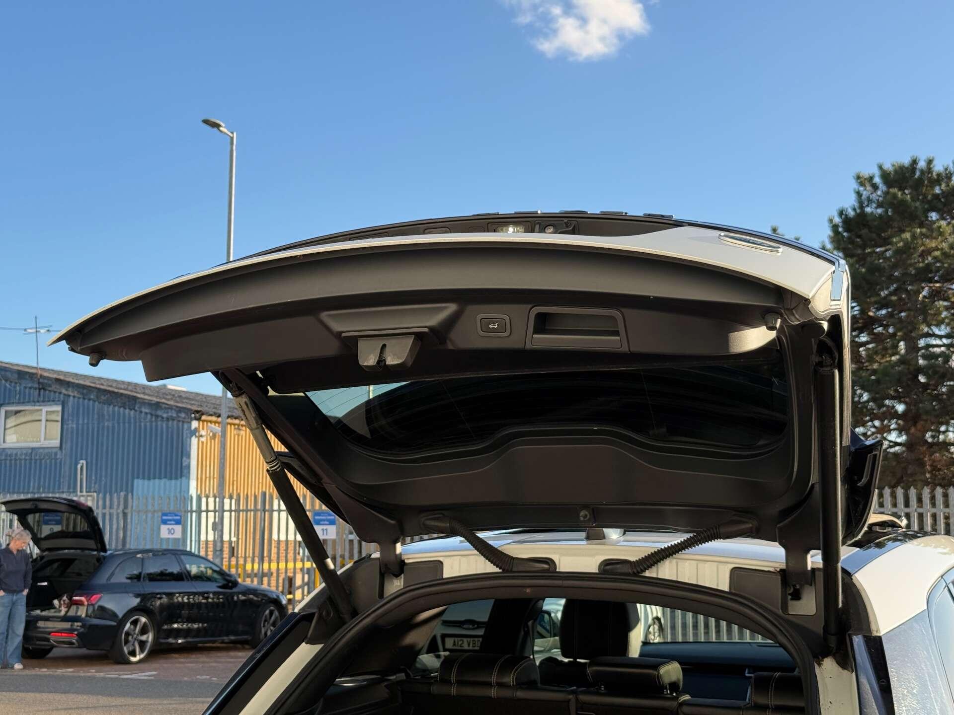 Land Rover Range Rover Velar view 23