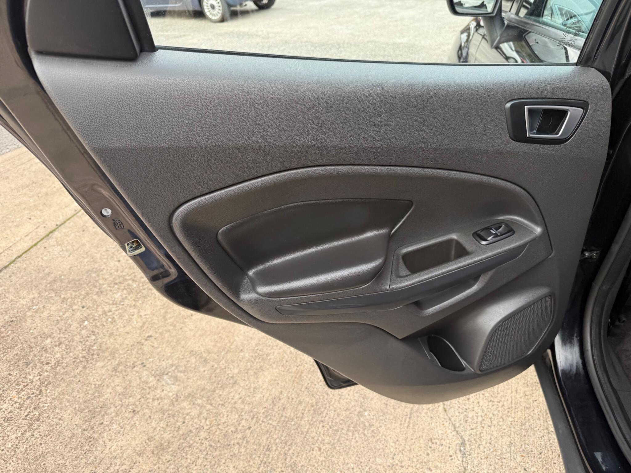Ford Ecosport view 25
