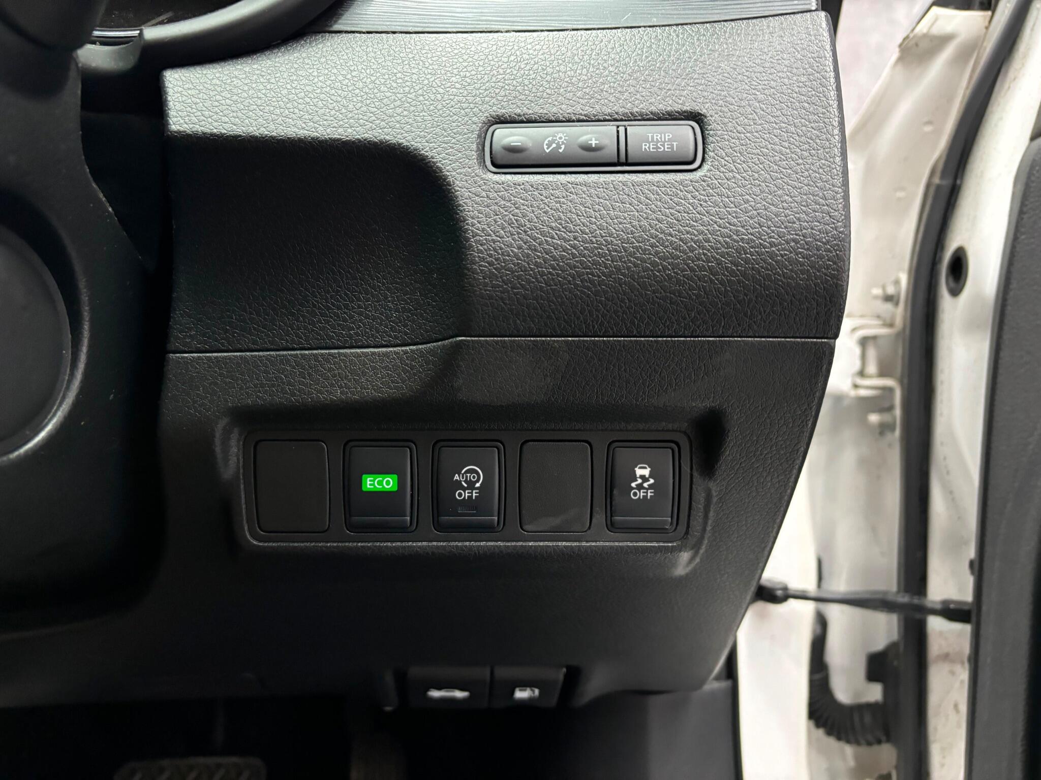 Nissan Pulsar view 22
