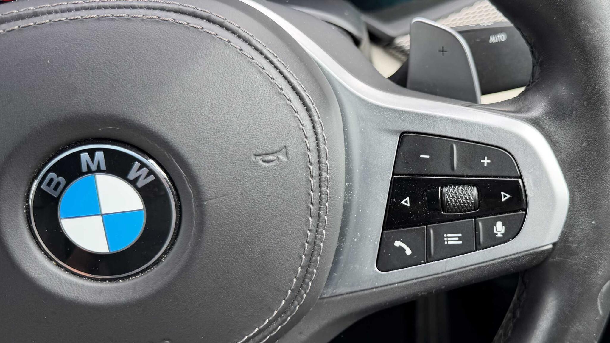 BMW X6 view 21