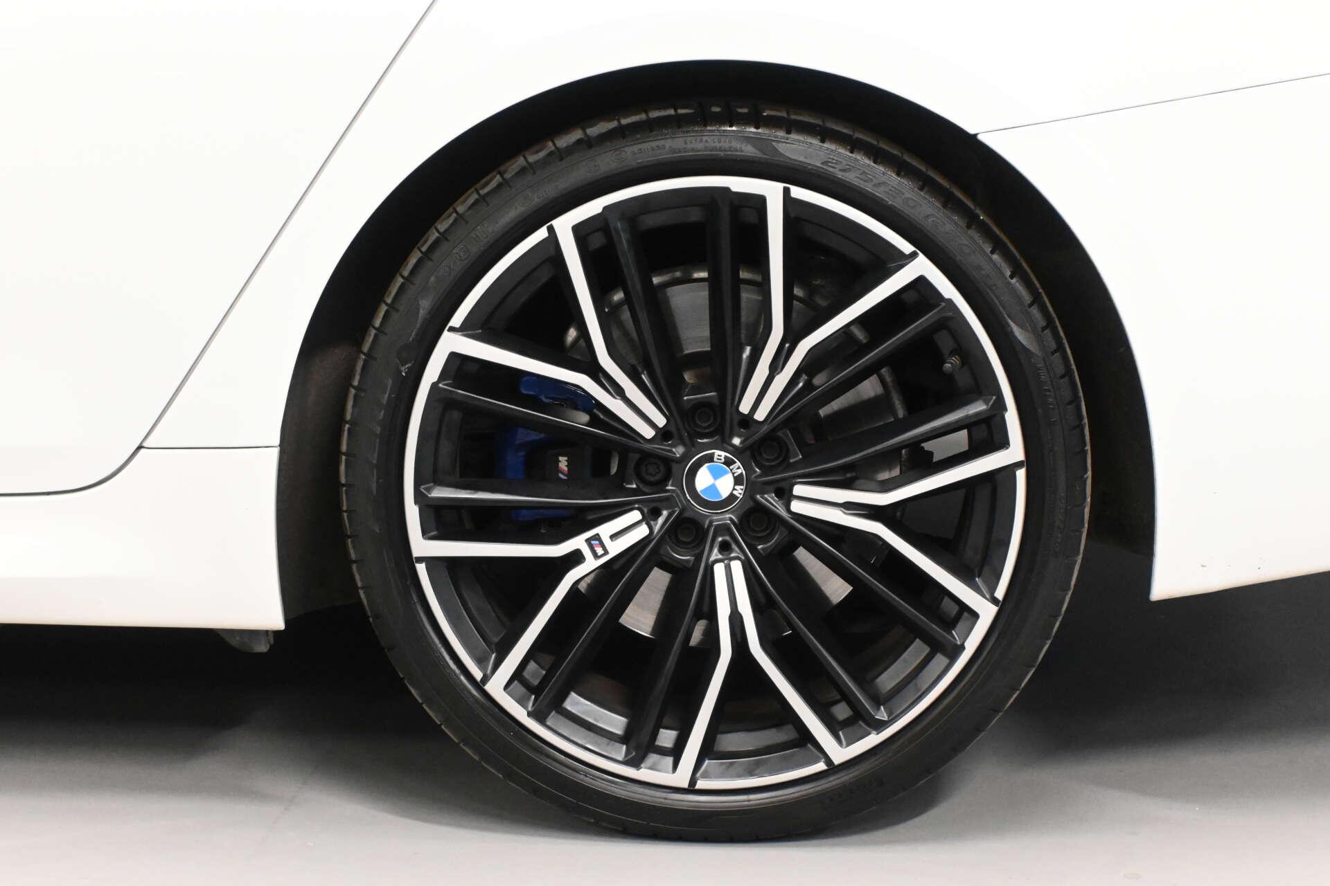 BMW 5 Series view 41
